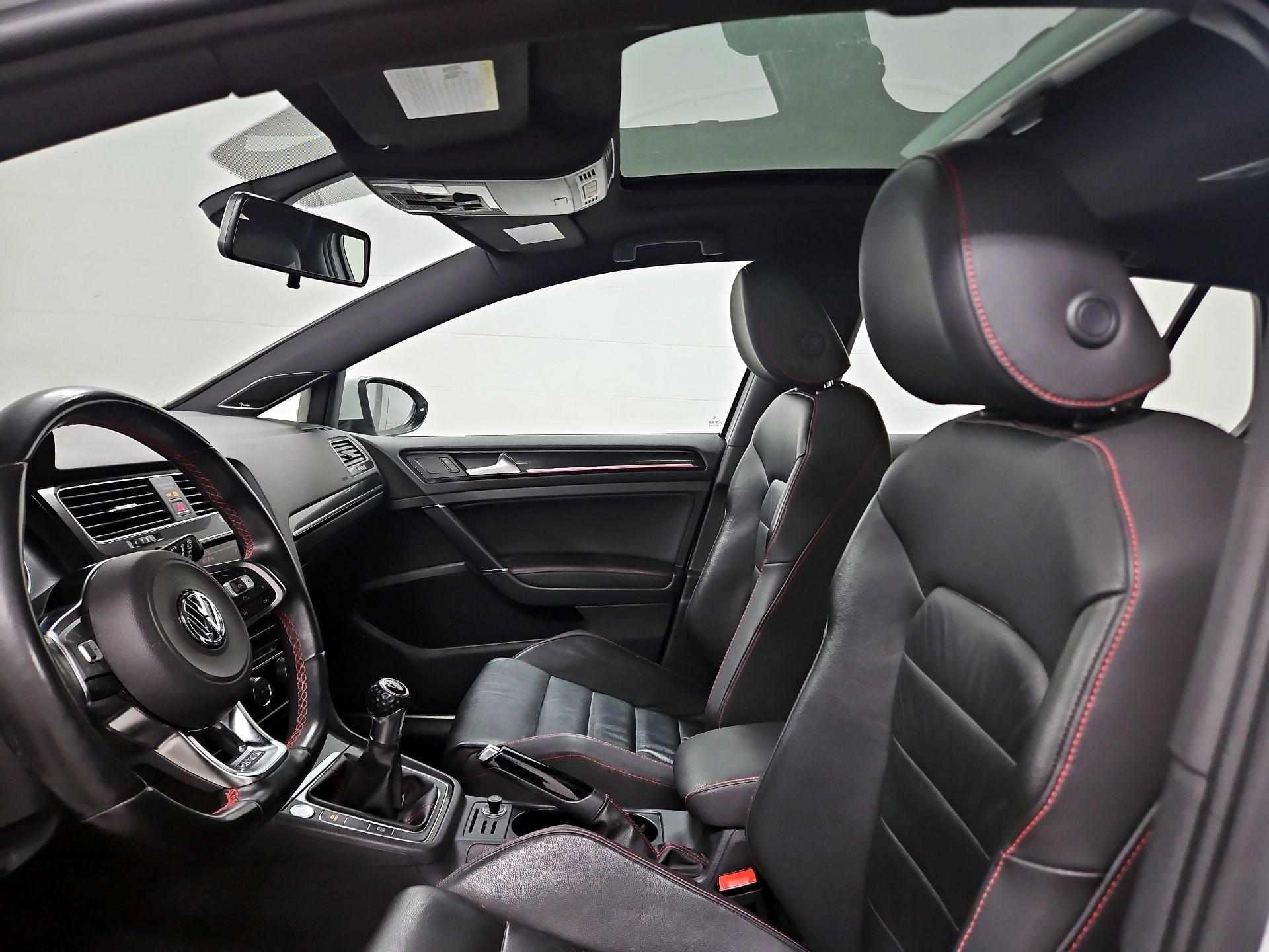 Thumbnail: 2015 Volkswagen Golf - 19