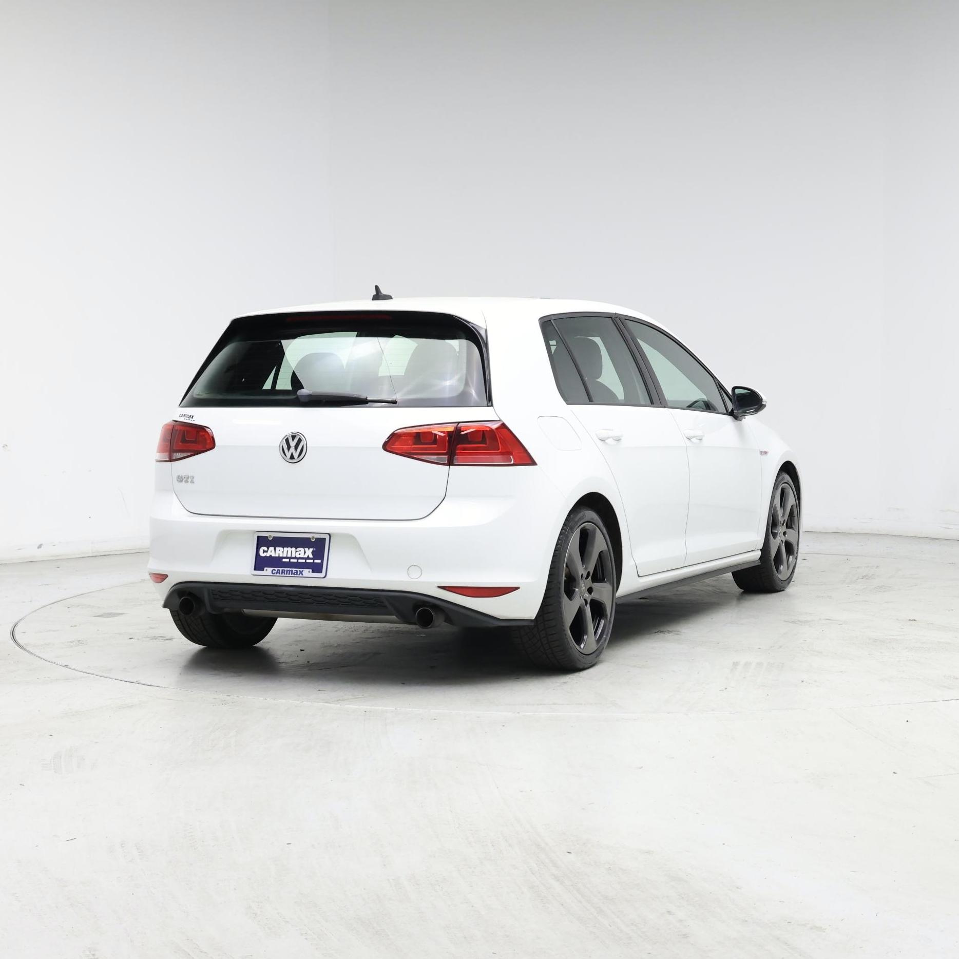 Thumbnail: 2015 Volkswagen Golf - 8