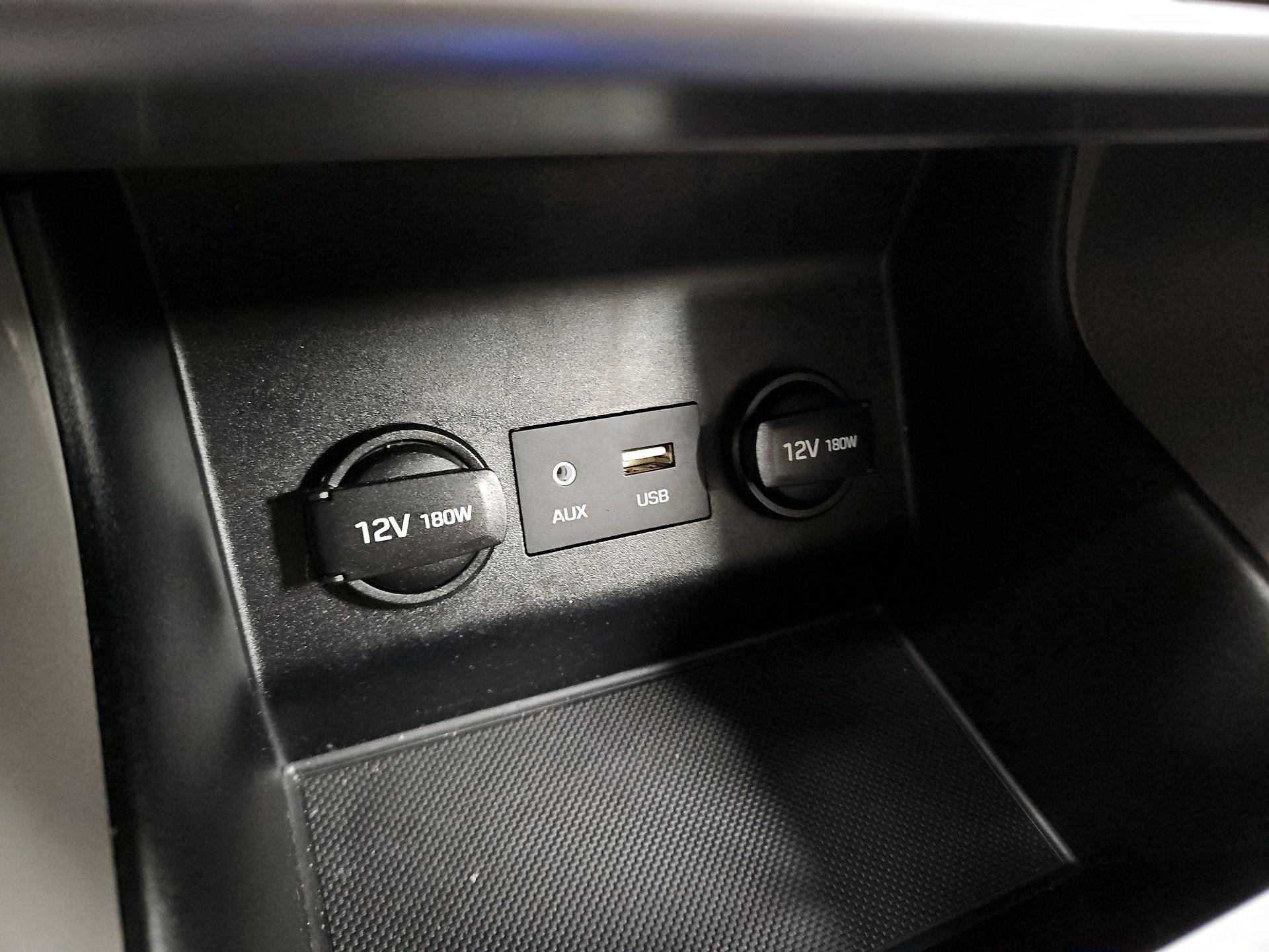 Thumbnail: 2019 Hyundai Elantra - 18