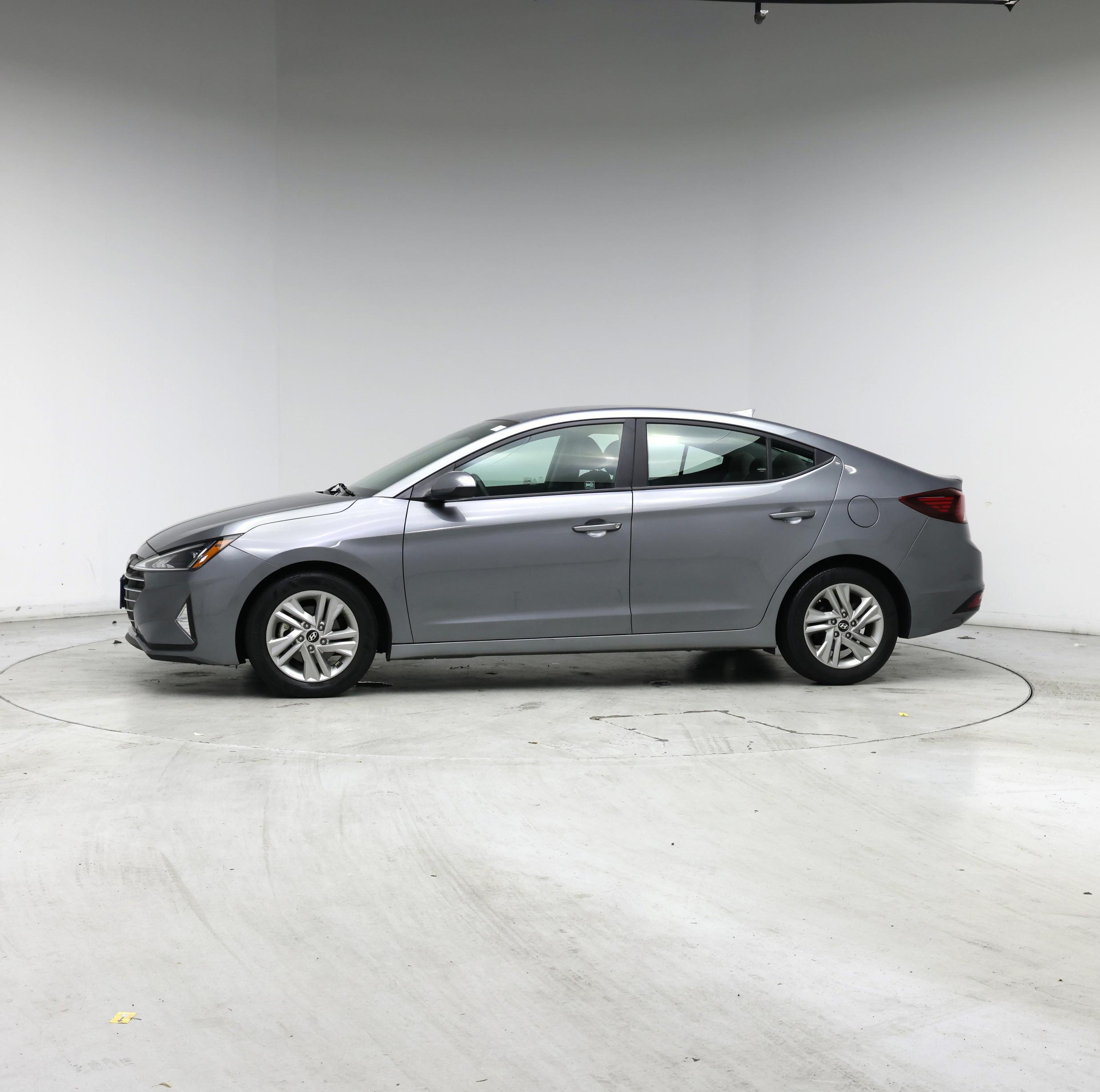 Thumbnail: 2019 Hyundai Elantra - 3