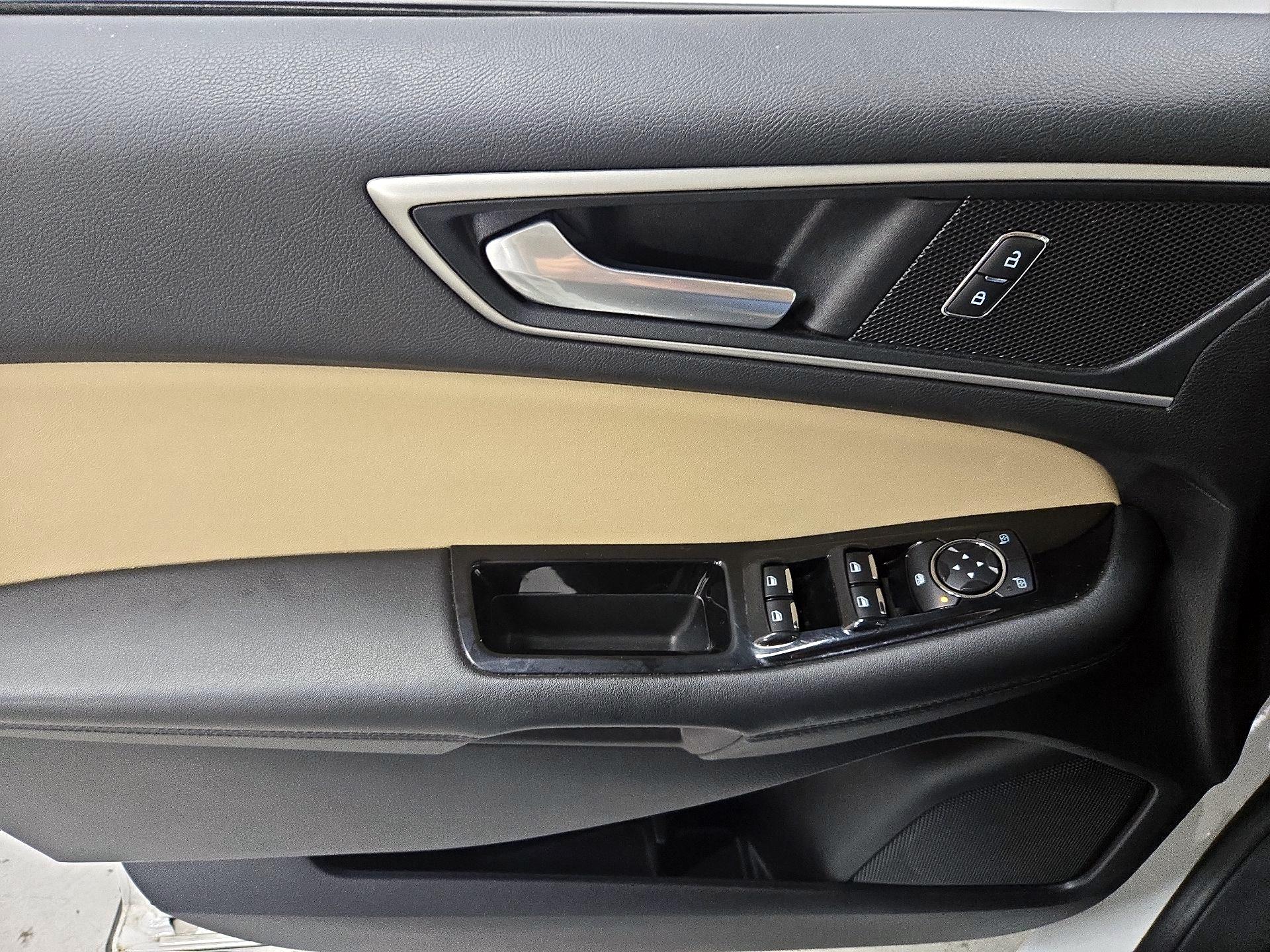 Thumbnail: 2020 Ford Edge - 12