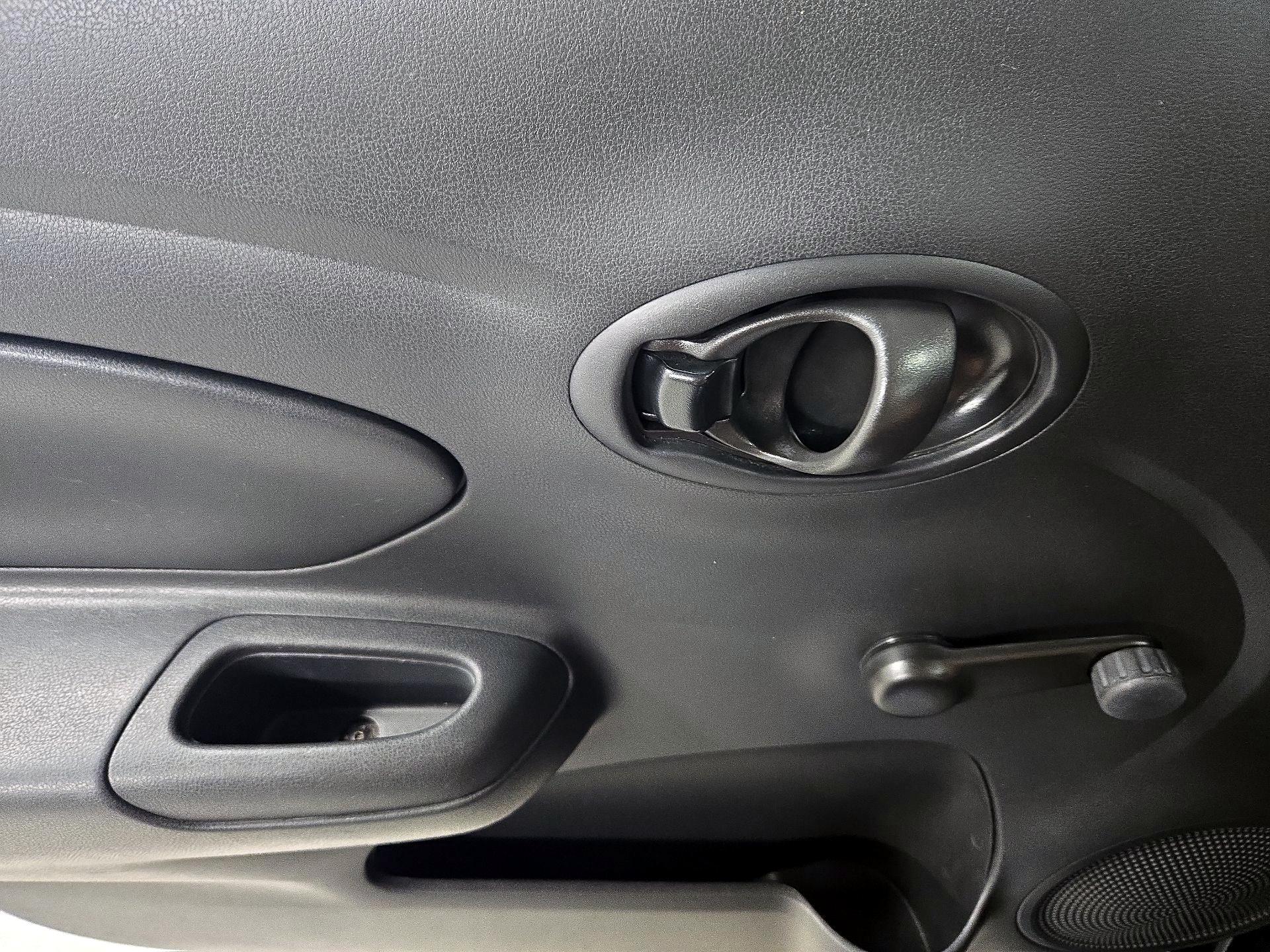 Thumbnail: 2016 Nissan Versa - 12