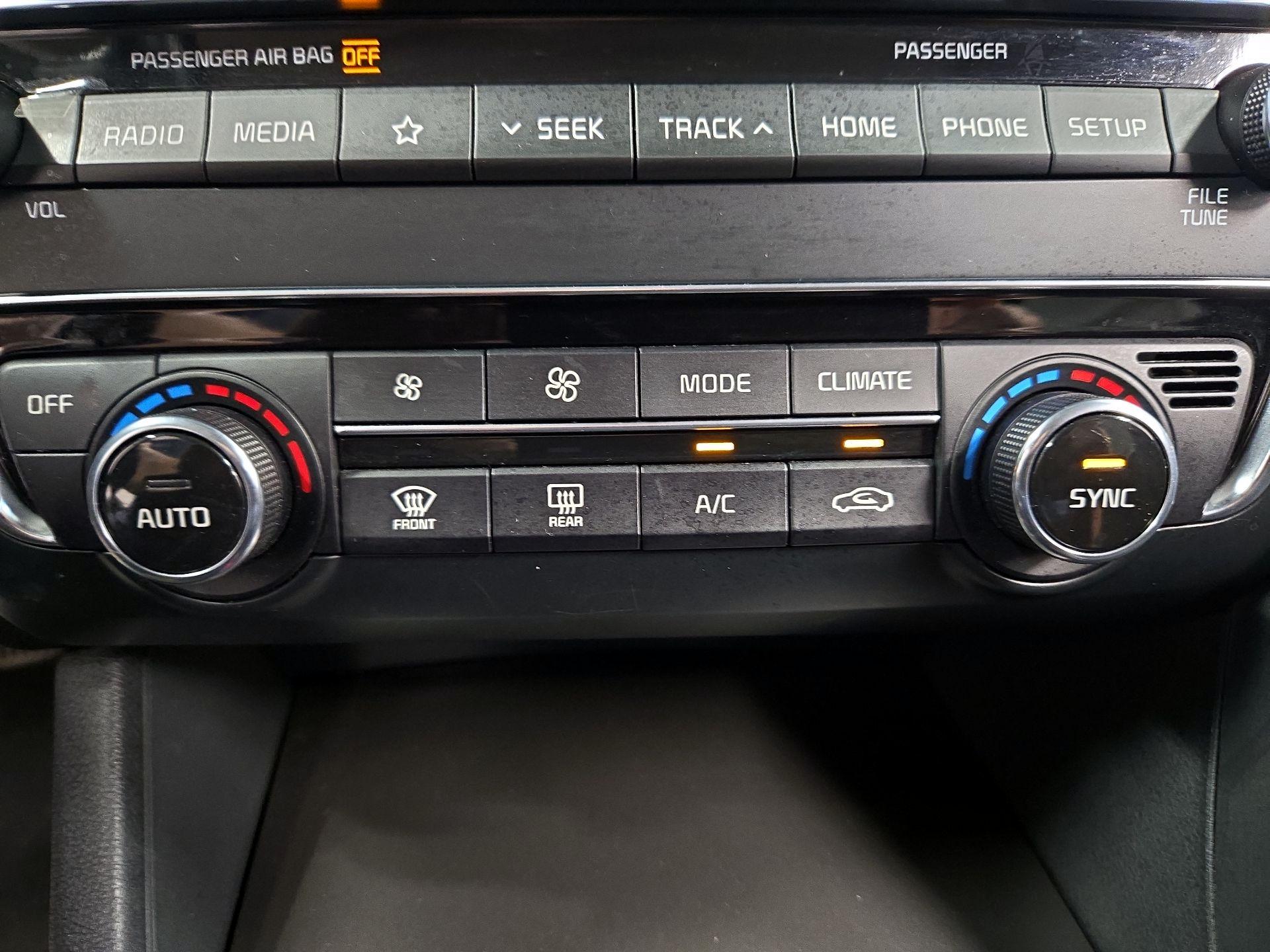 Thumbnail: 2019 Kia Optima - 16