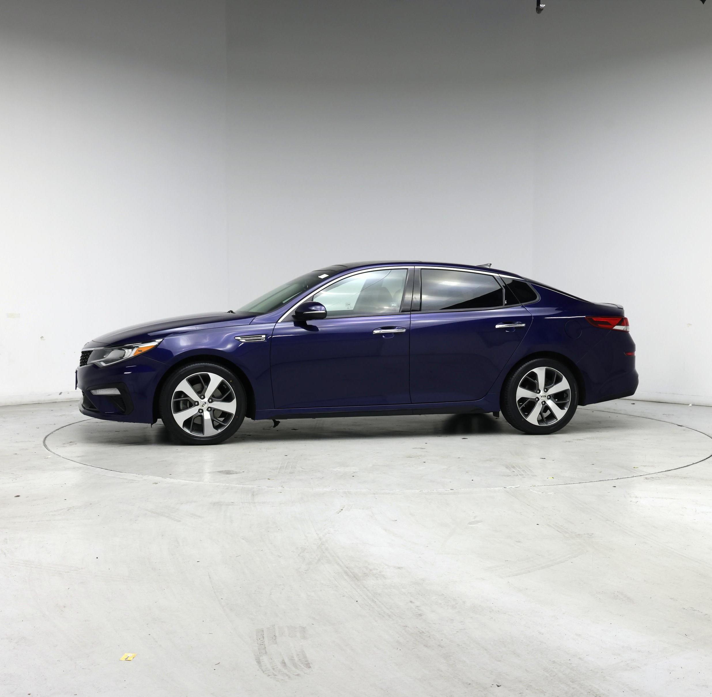 Thumbnail: 2019 Kia Optima - 3