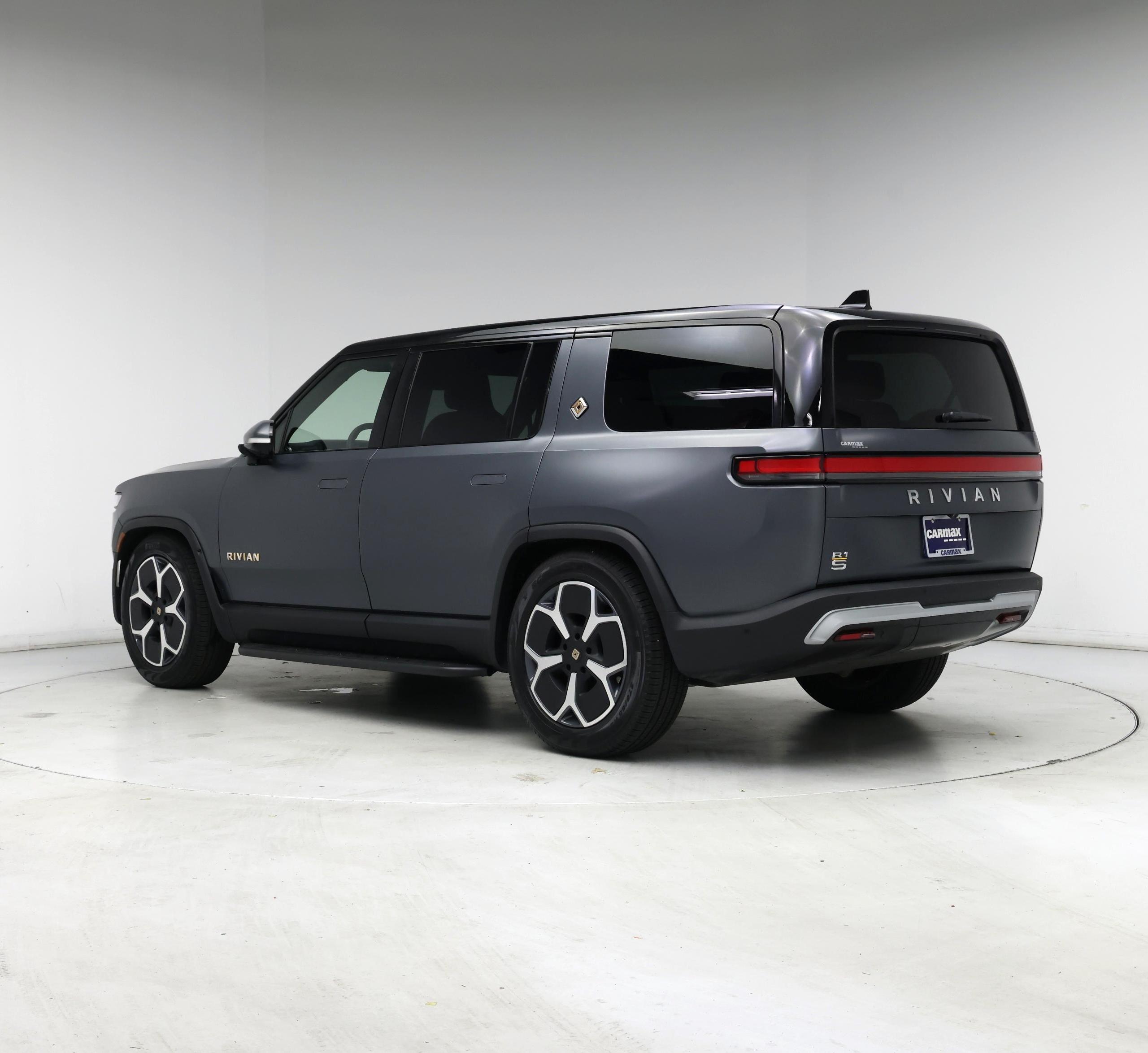 Thumbnail: 2024 Rivian R1S - 2