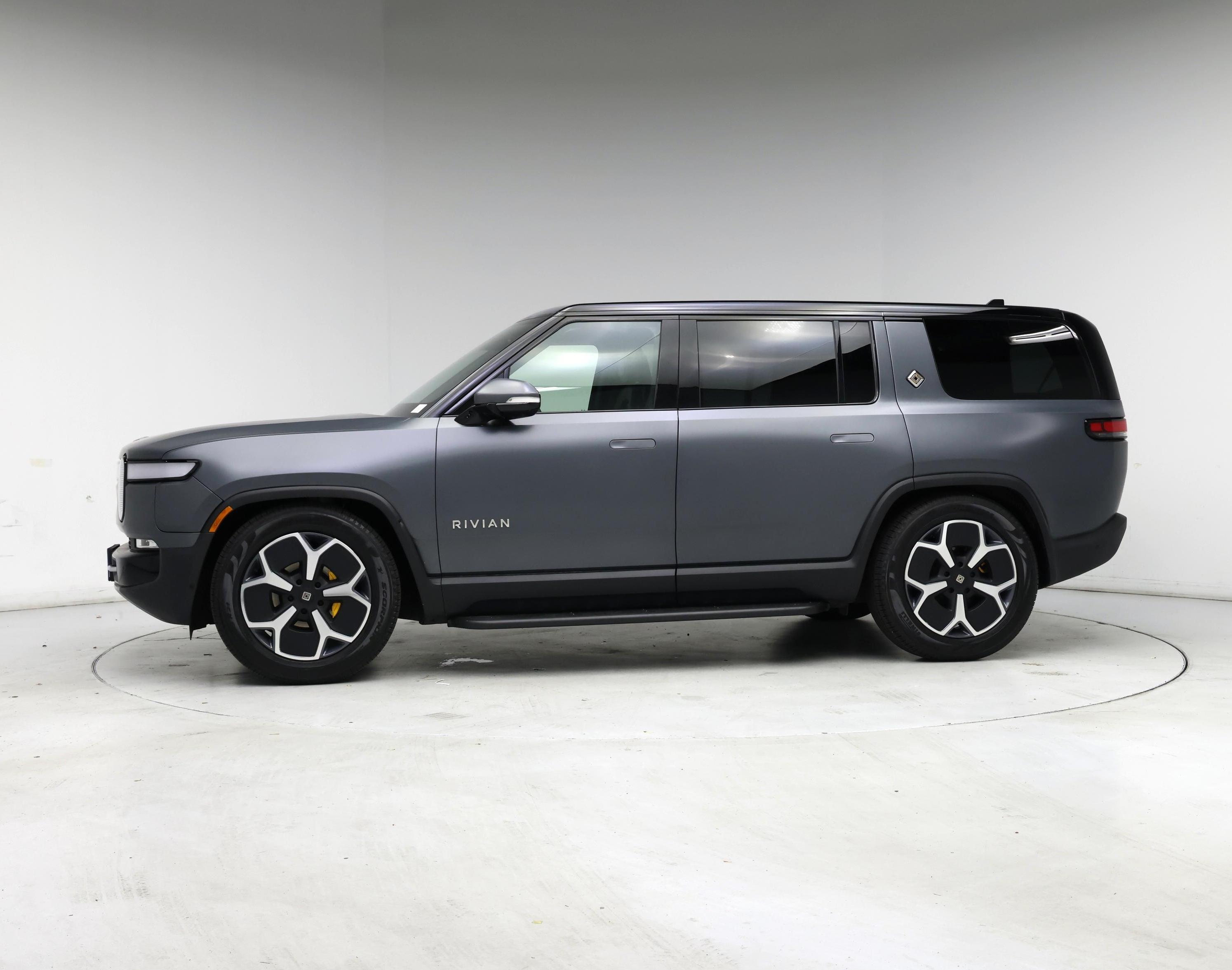 Thumbnail: 2024 Rivian R1S - 3