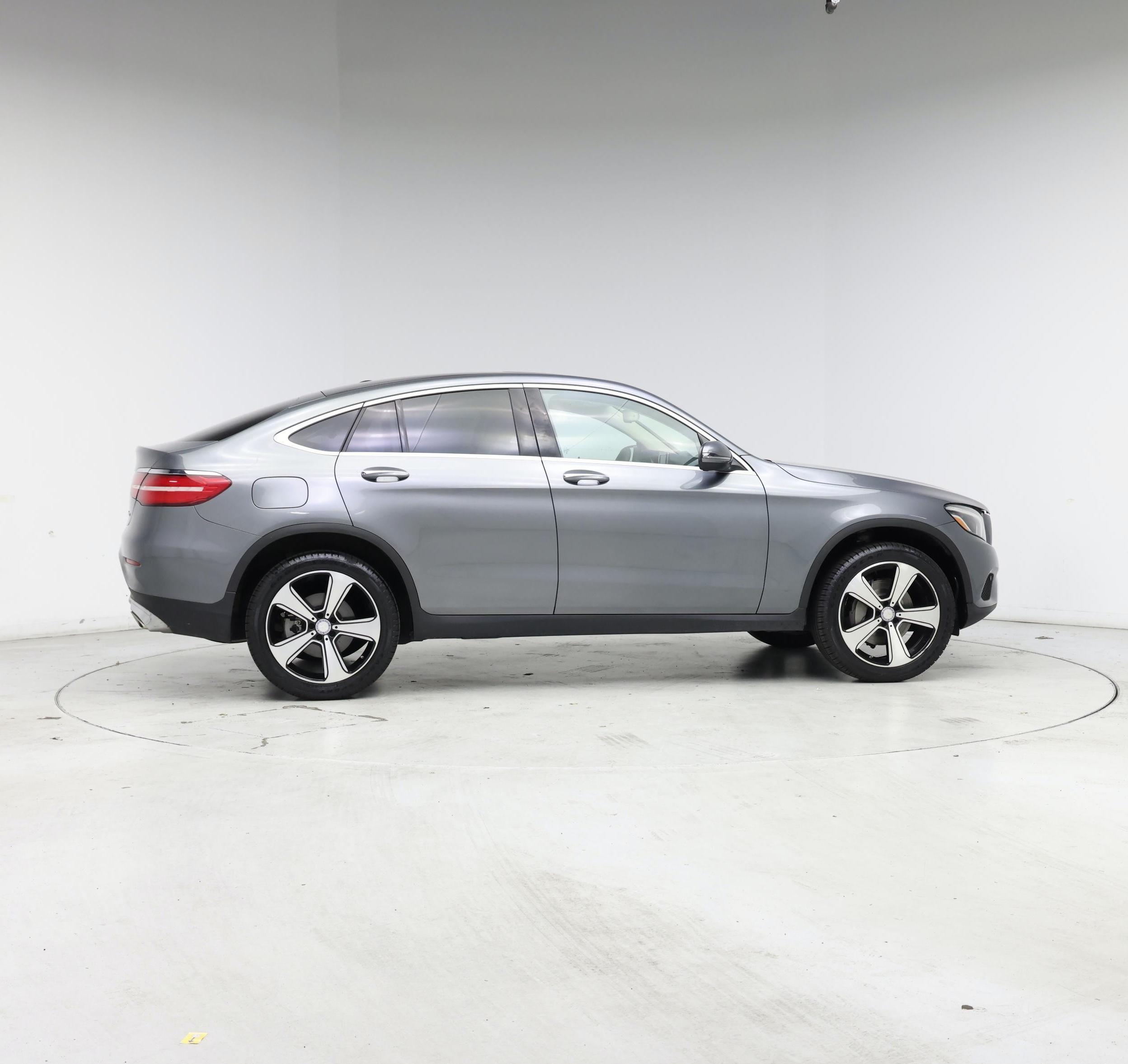 Thumbnail: 2017 Mercedes-Benz GLC - 7