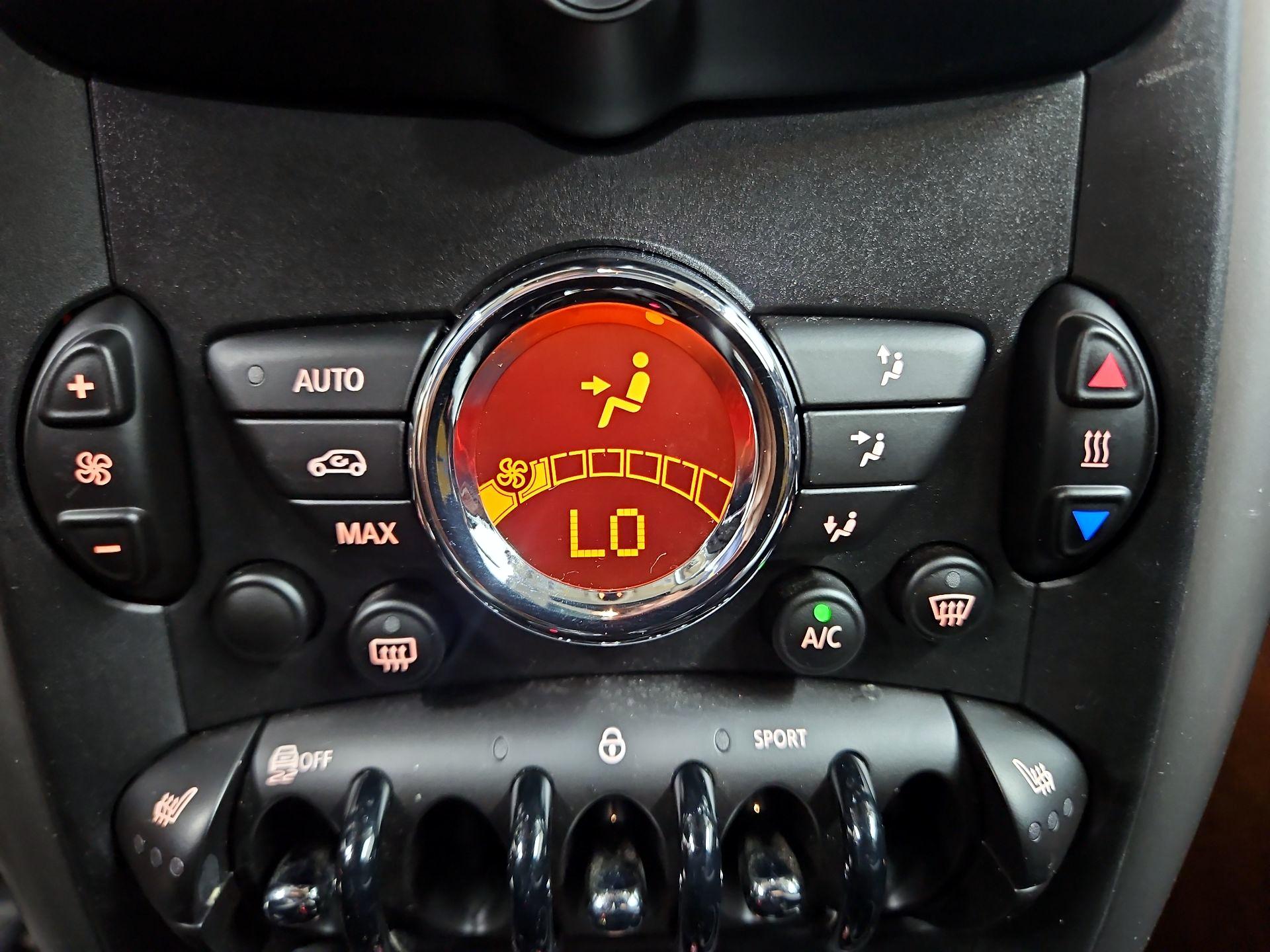 Thumbnail: 2016 MINI Cooper Countryman - 14