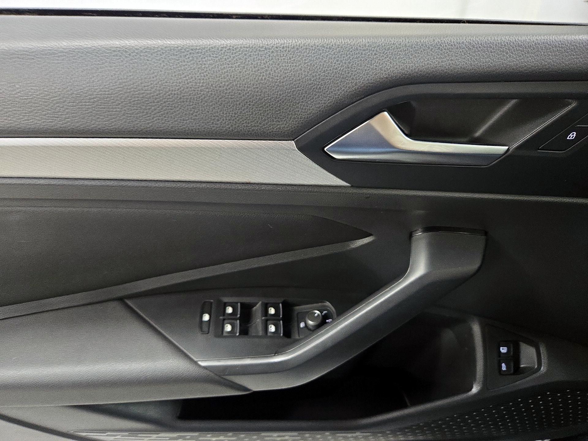Thumbnail: 2021 Volkswagen Jetta - 12