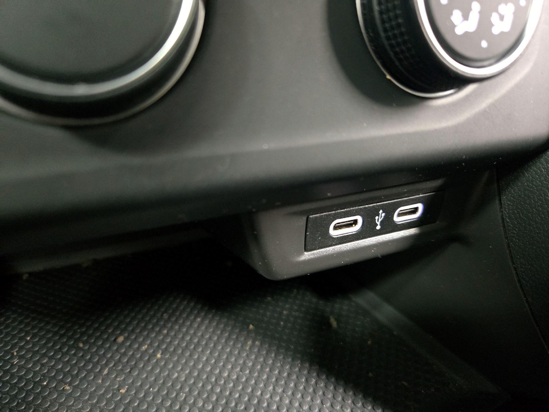 Thumbnail: 2021 Volkswagen Jetta - 18
