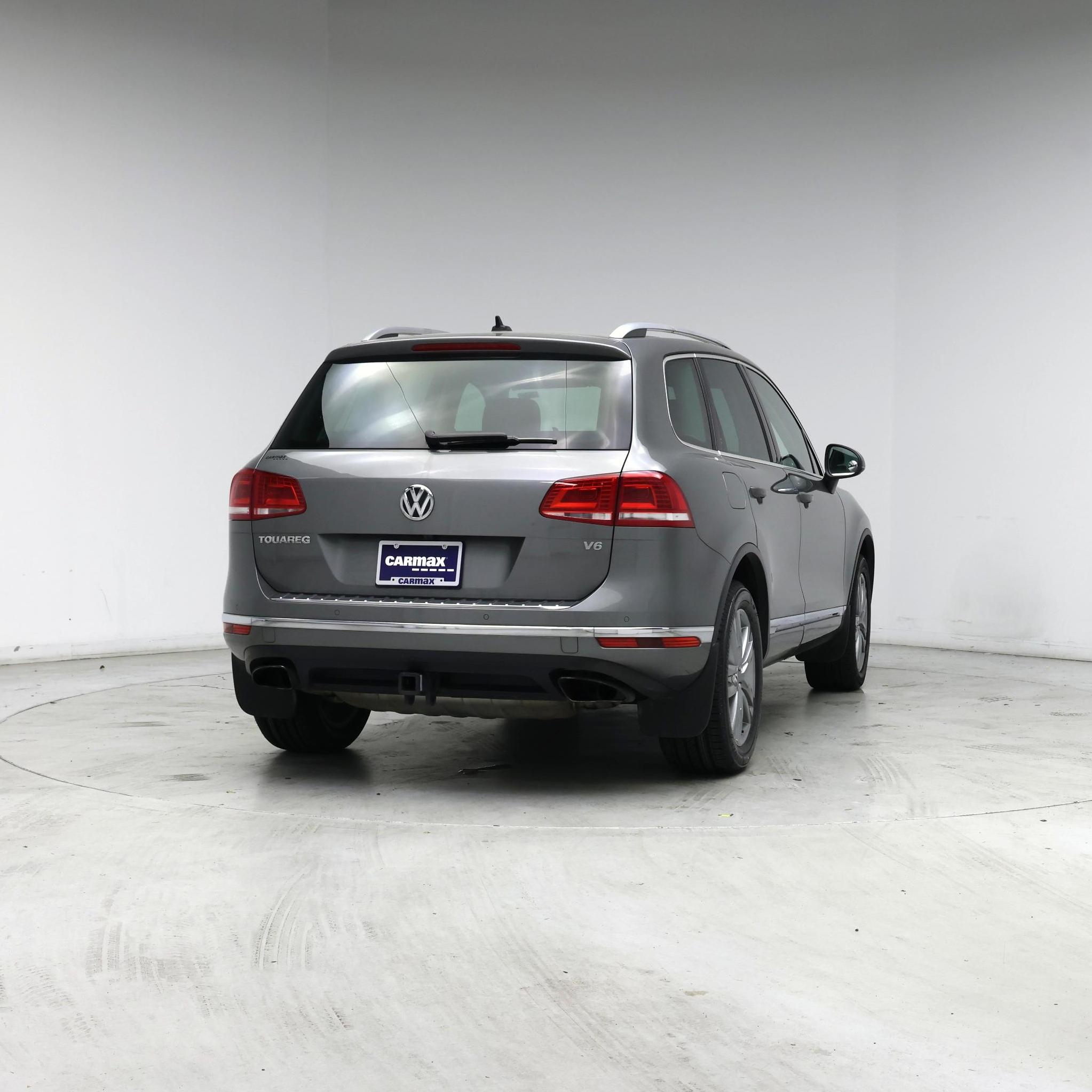 Thumbnail: 2016 Volkswagen Touareg - 8