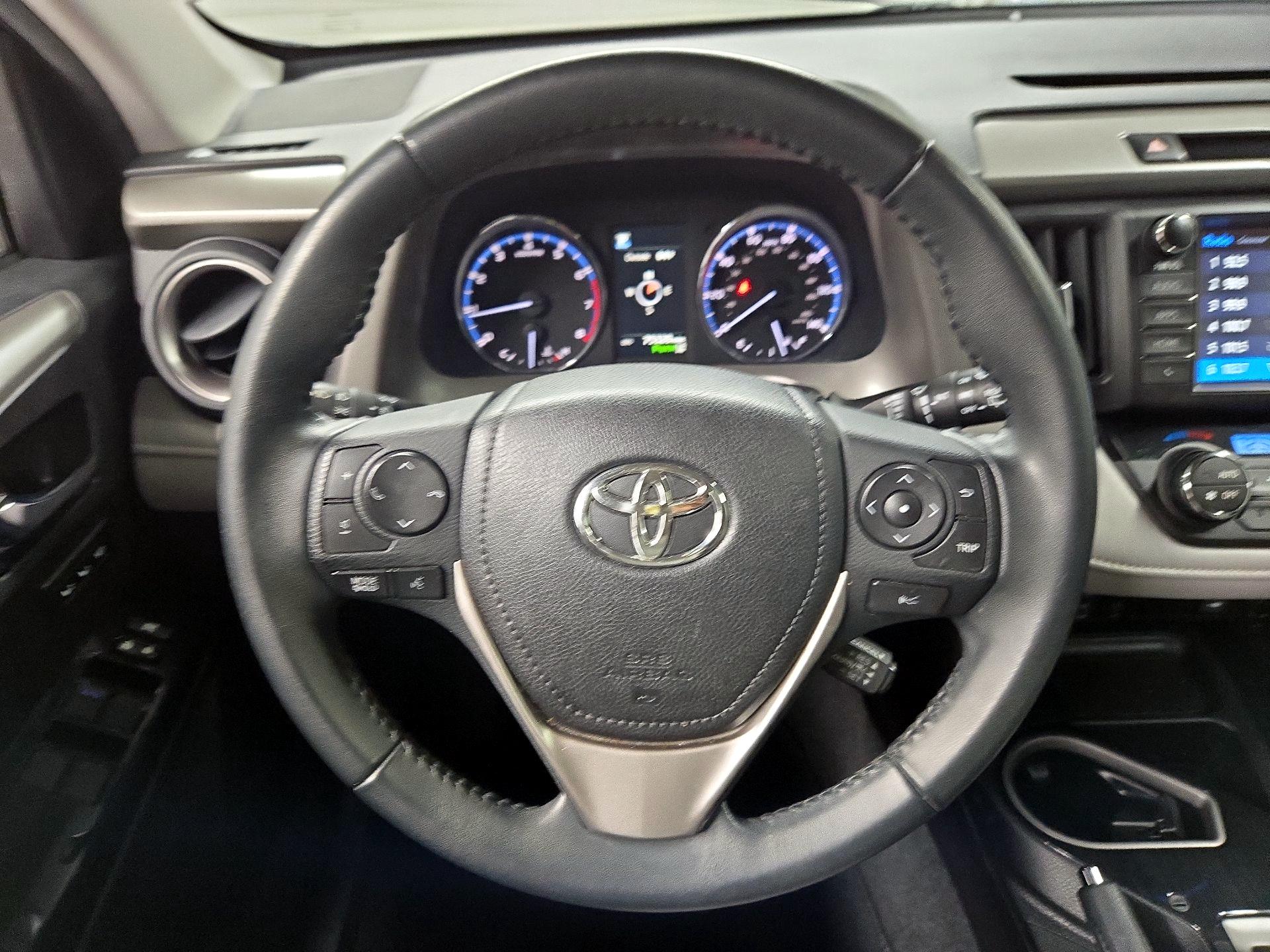 Thumbnail: 2017 Toyota RAV4 - 10