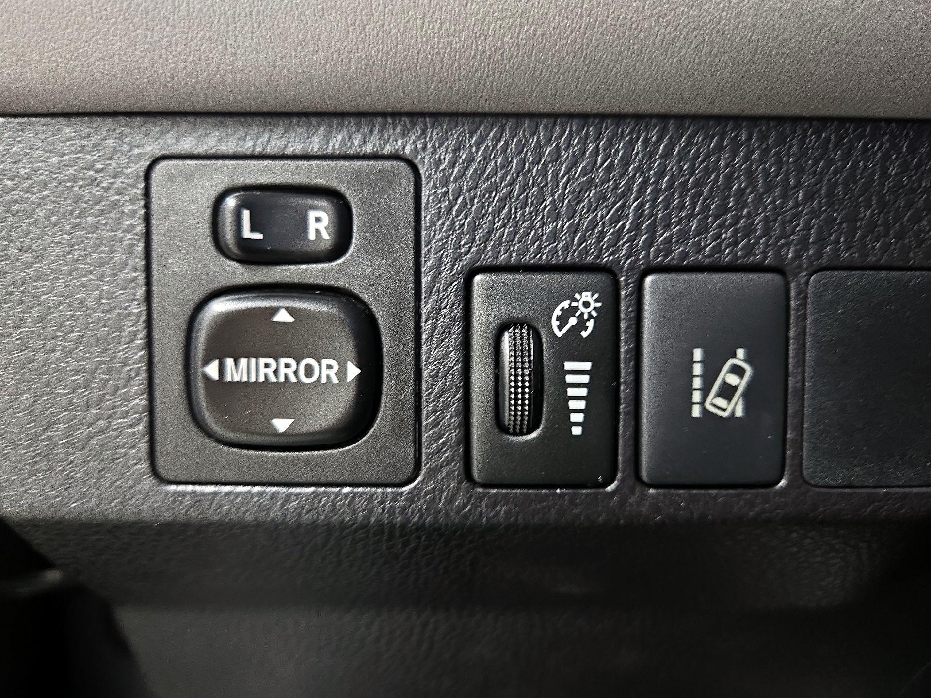 Thumbnail: 2017 Toyota RAV4 - 13