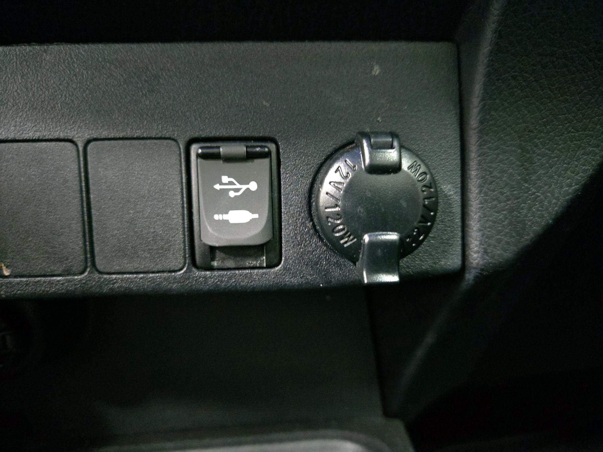 Thumbnail: 2017 Toyota RAV4 - 18