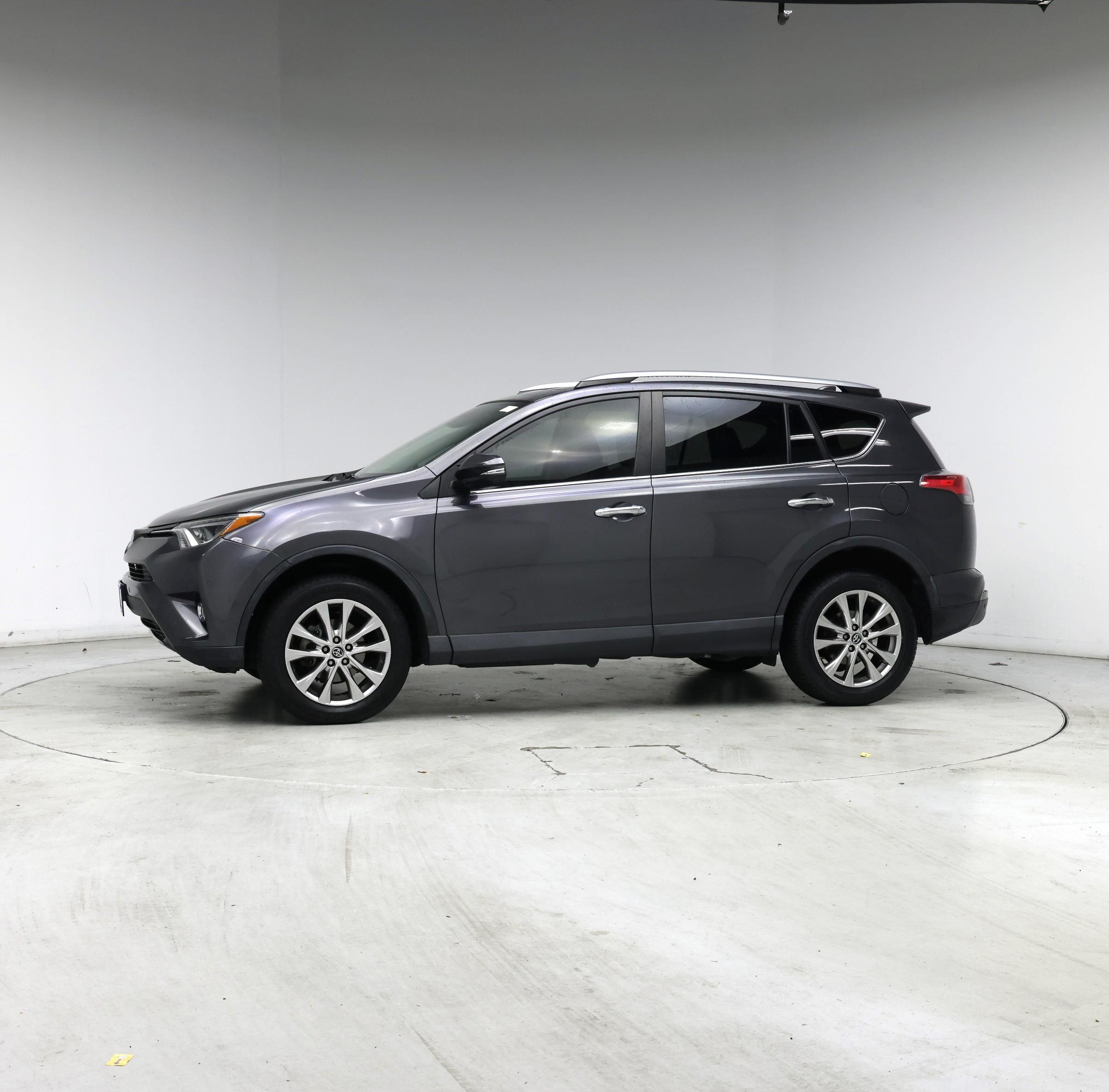 Thumbnail: 2017 Toyota RAV4 - 3