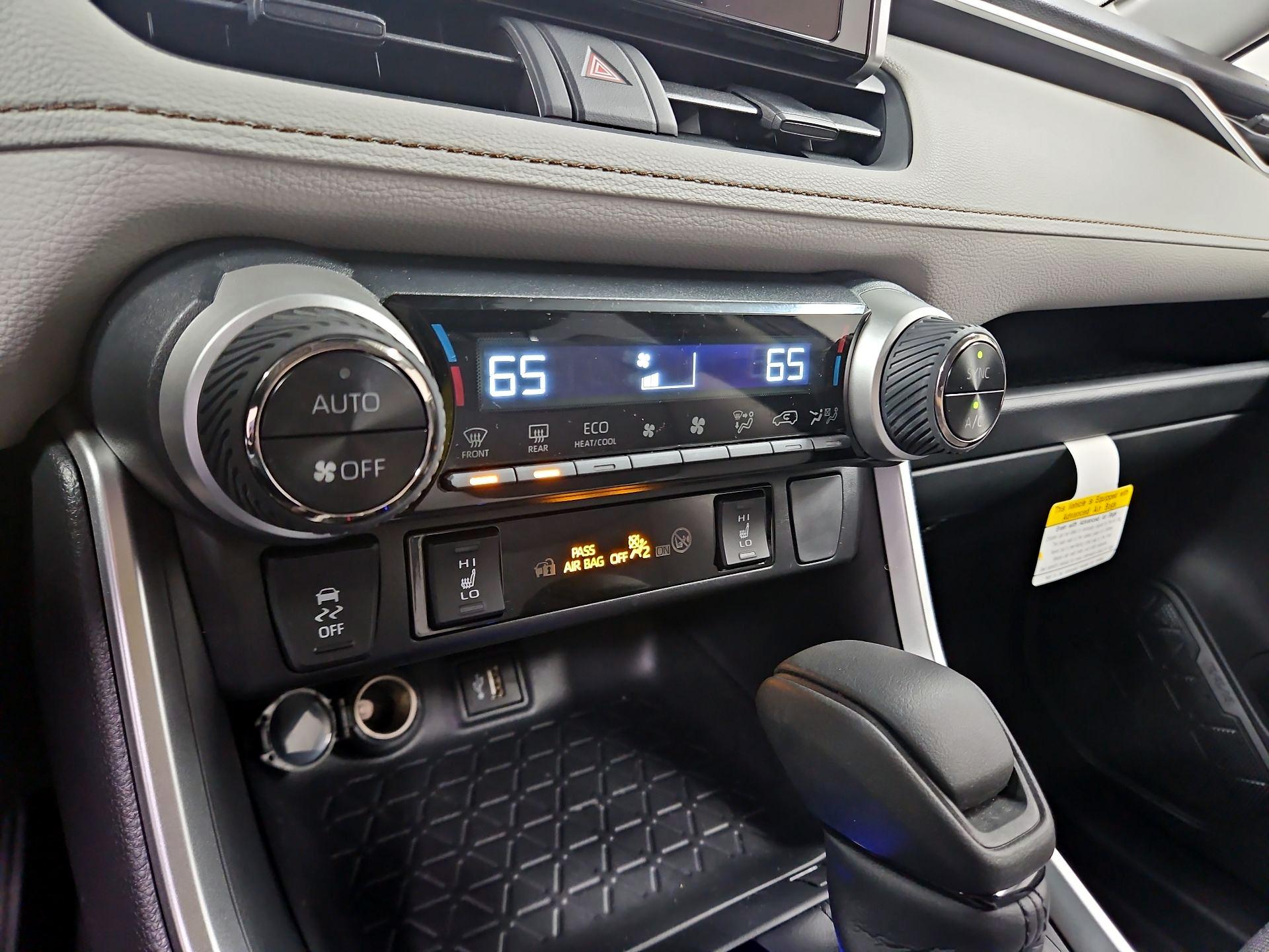 Thumbnail: 2025 Toyota RAV4 - 16