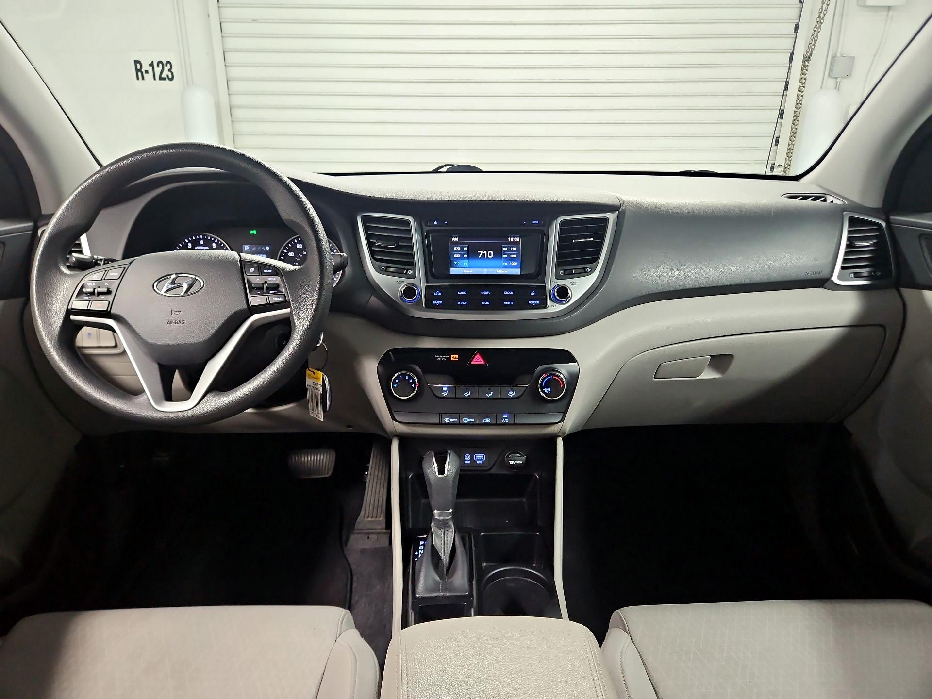 Thumbnail: 2017 Hyundai Tucson - 9