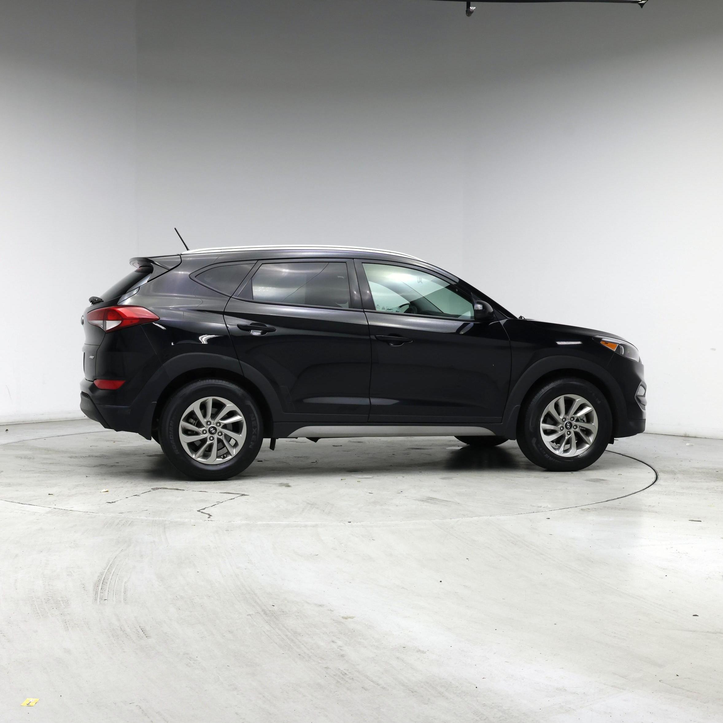 Thumbnail: 2017 Hyundai Tucson - 7