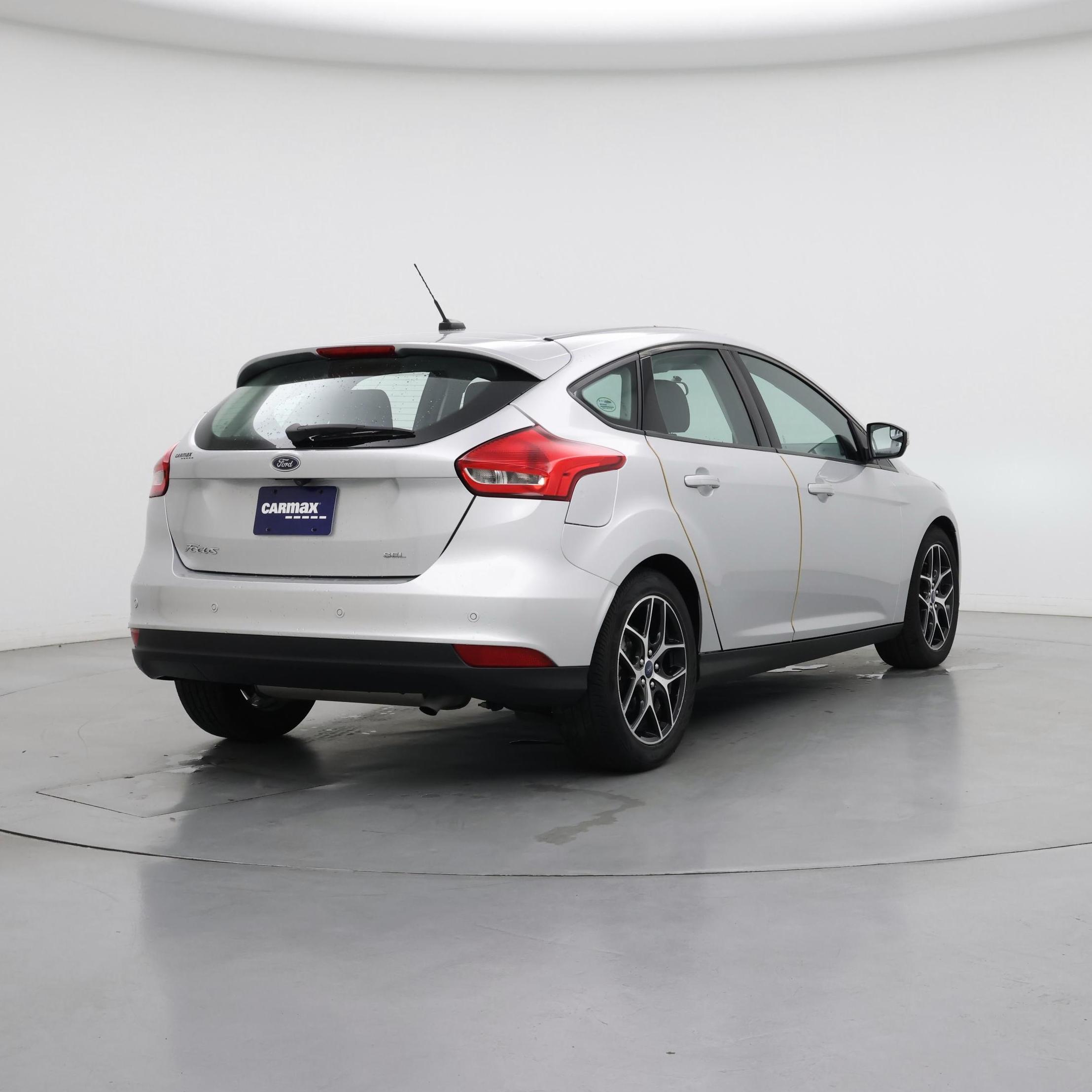 Thumbnail: 2017 Ford Focus - 8