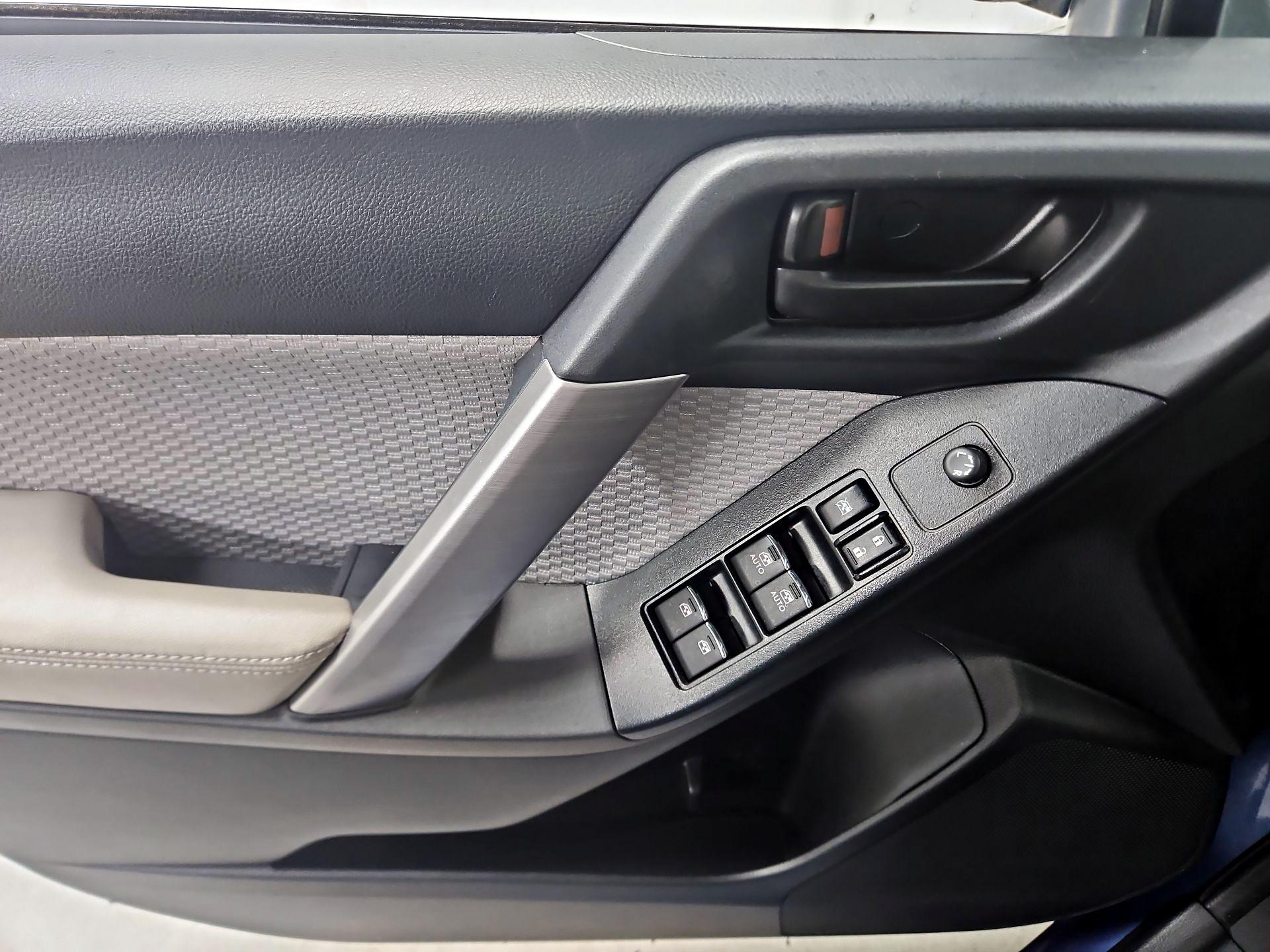 Thumbnail: 2017 Subaru Forester - 12
