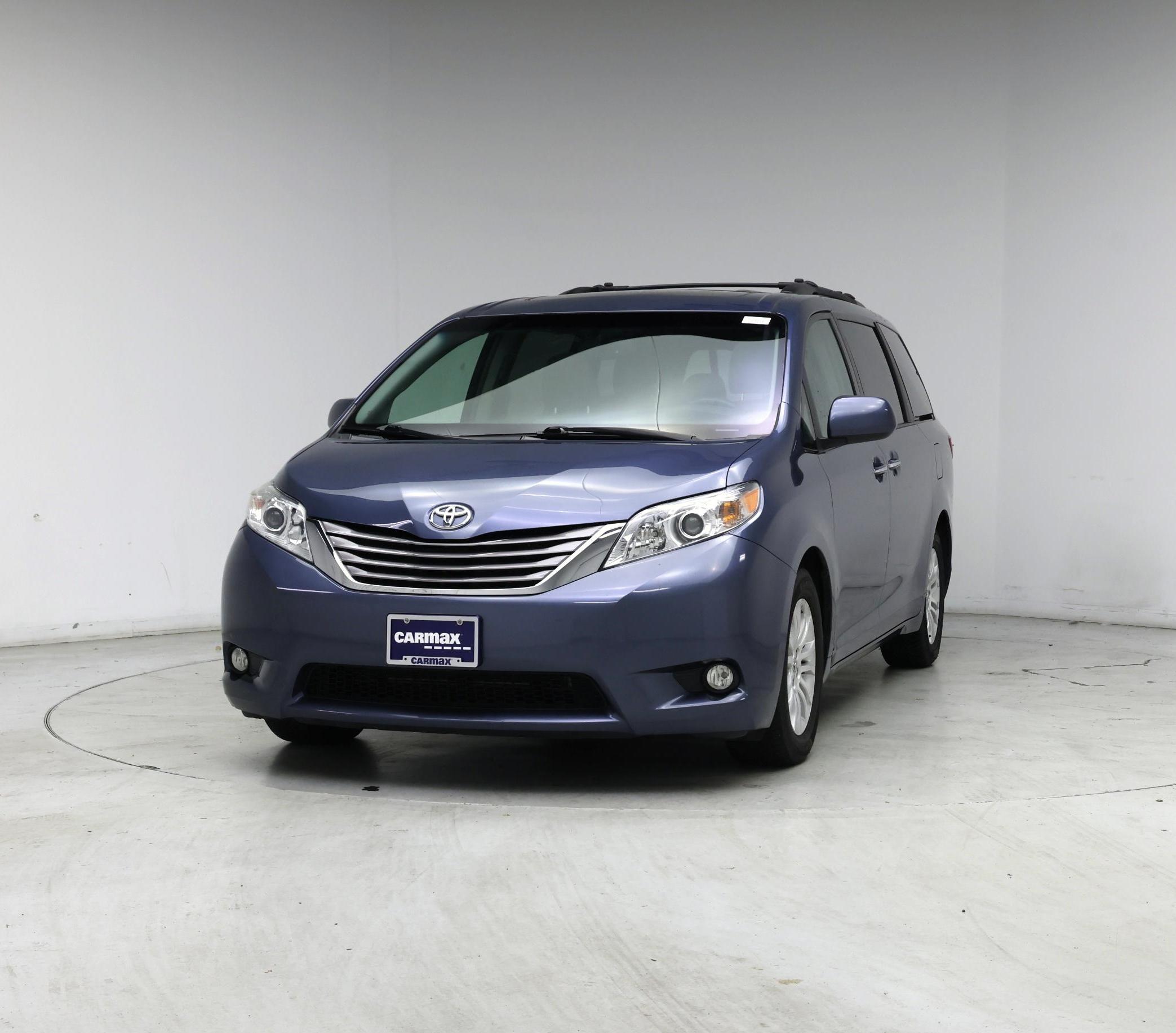 Thumbnail: 2015 Toyota Sienna - 4