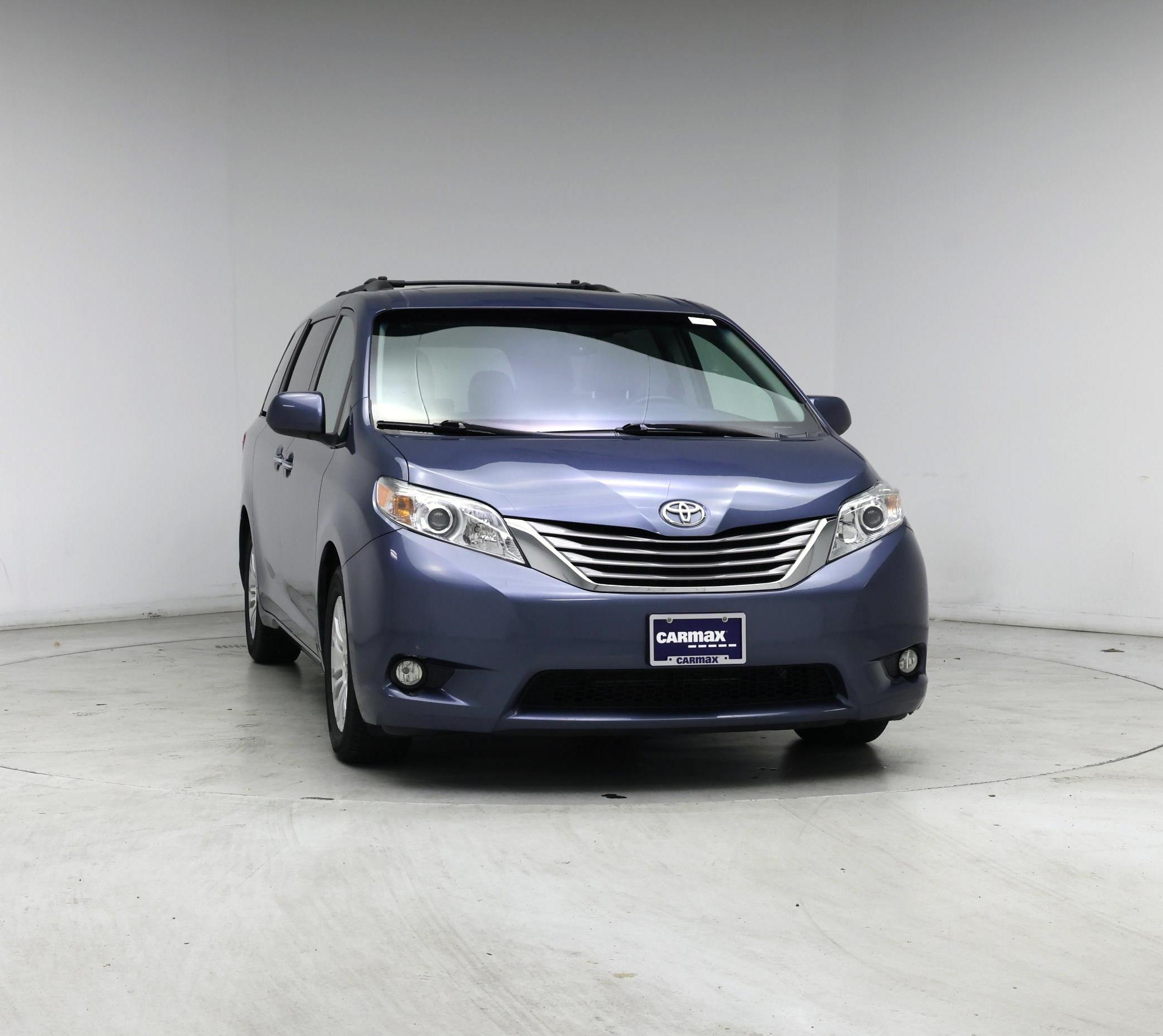 Thumbnail: 2015 Toyota Sienna - 5