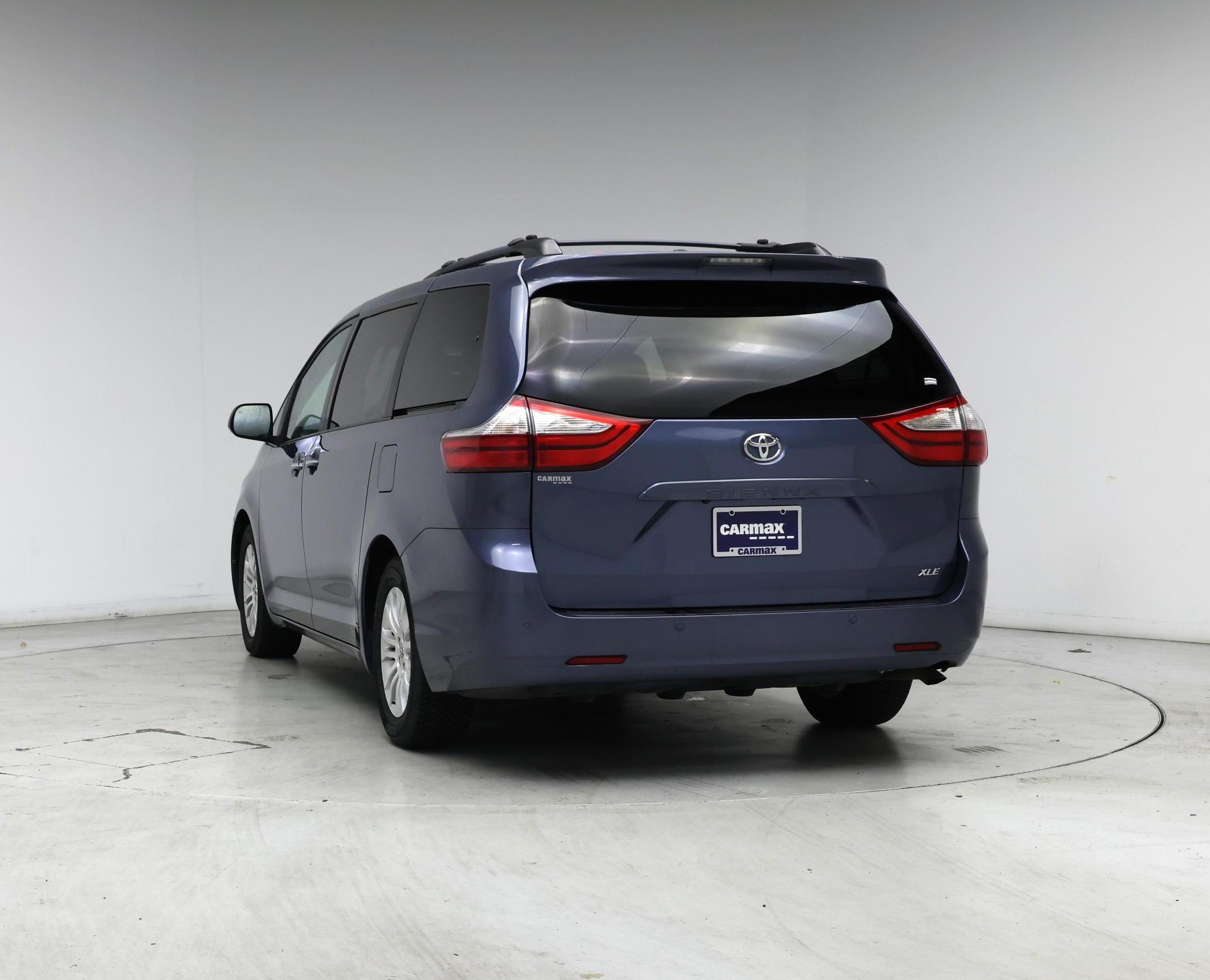 Thumbnail: 2015 Toyota Sienna - 6