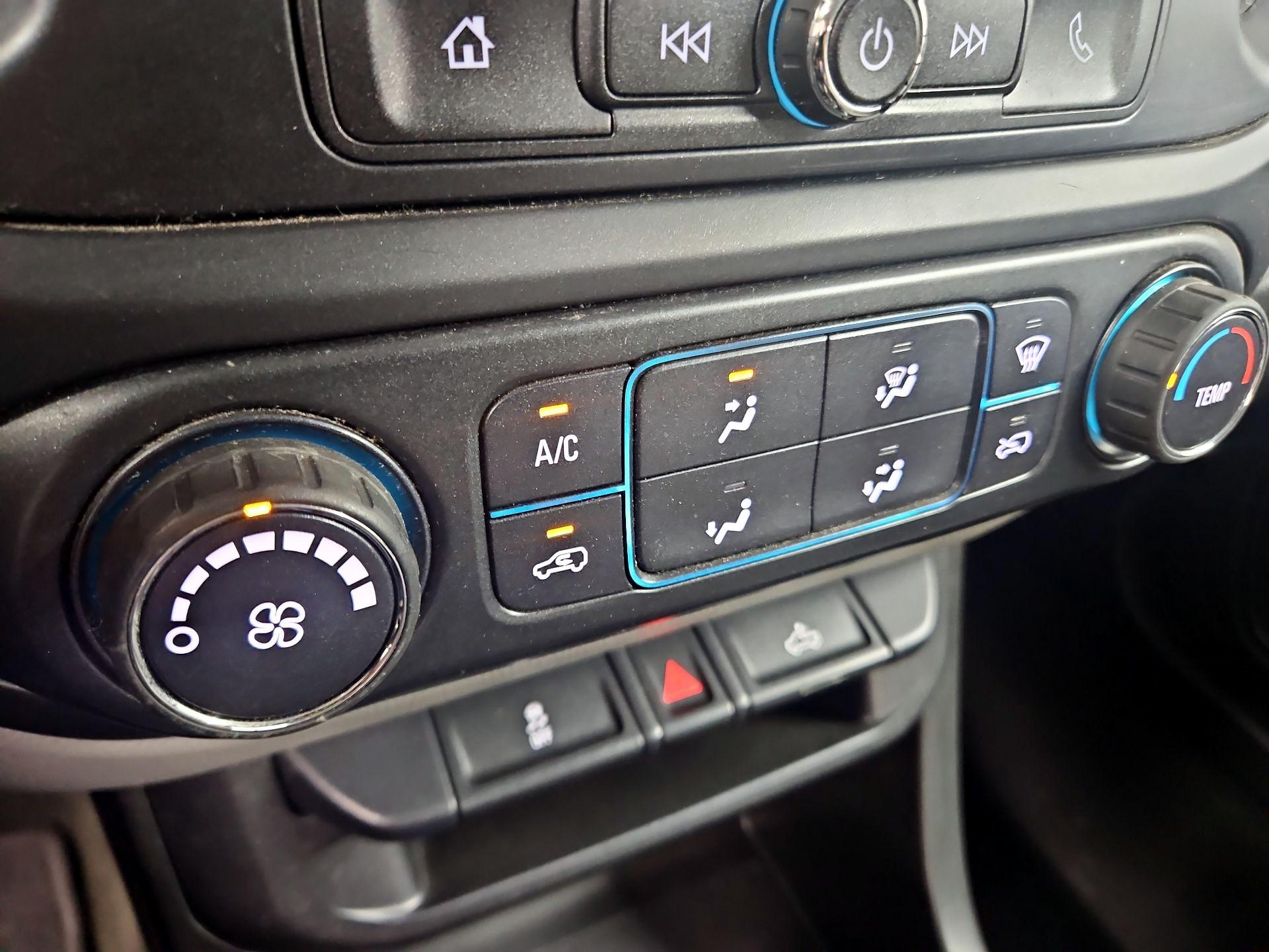 Thumbnail: 2018 Chevrolet Colorado - 16