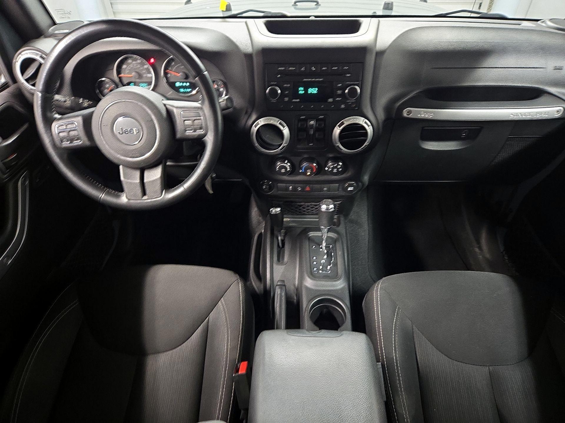 Thumbnail: 2015 Jeep Wrangler - 9