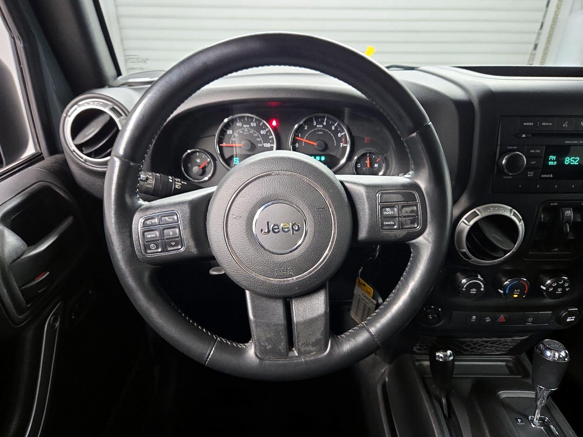 Thumbnail: 2015 Jeep Wrangler - 10