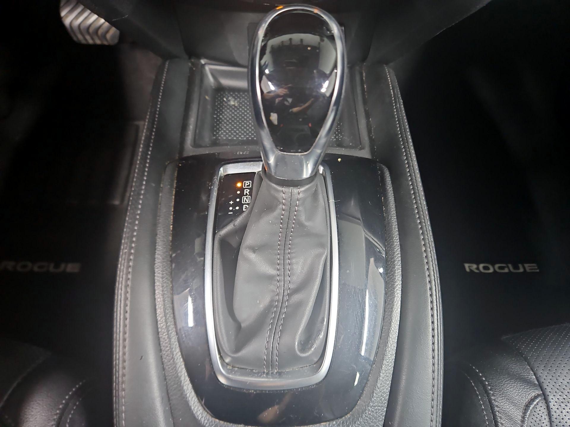 Thumbnail: 2018 Nissan Rogue - 18