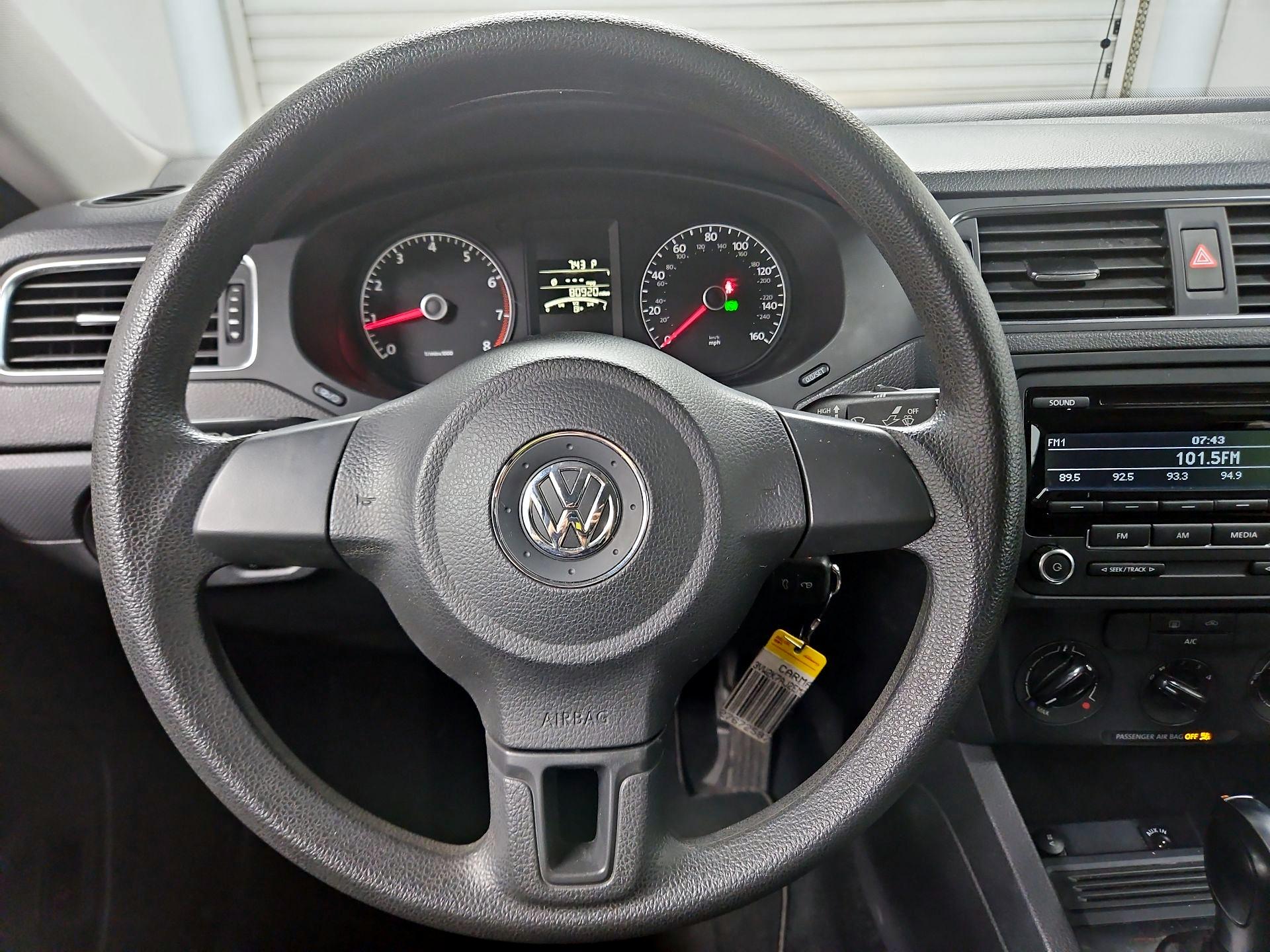 Thumbnail: 2014 Volkswagen Jetta - 10