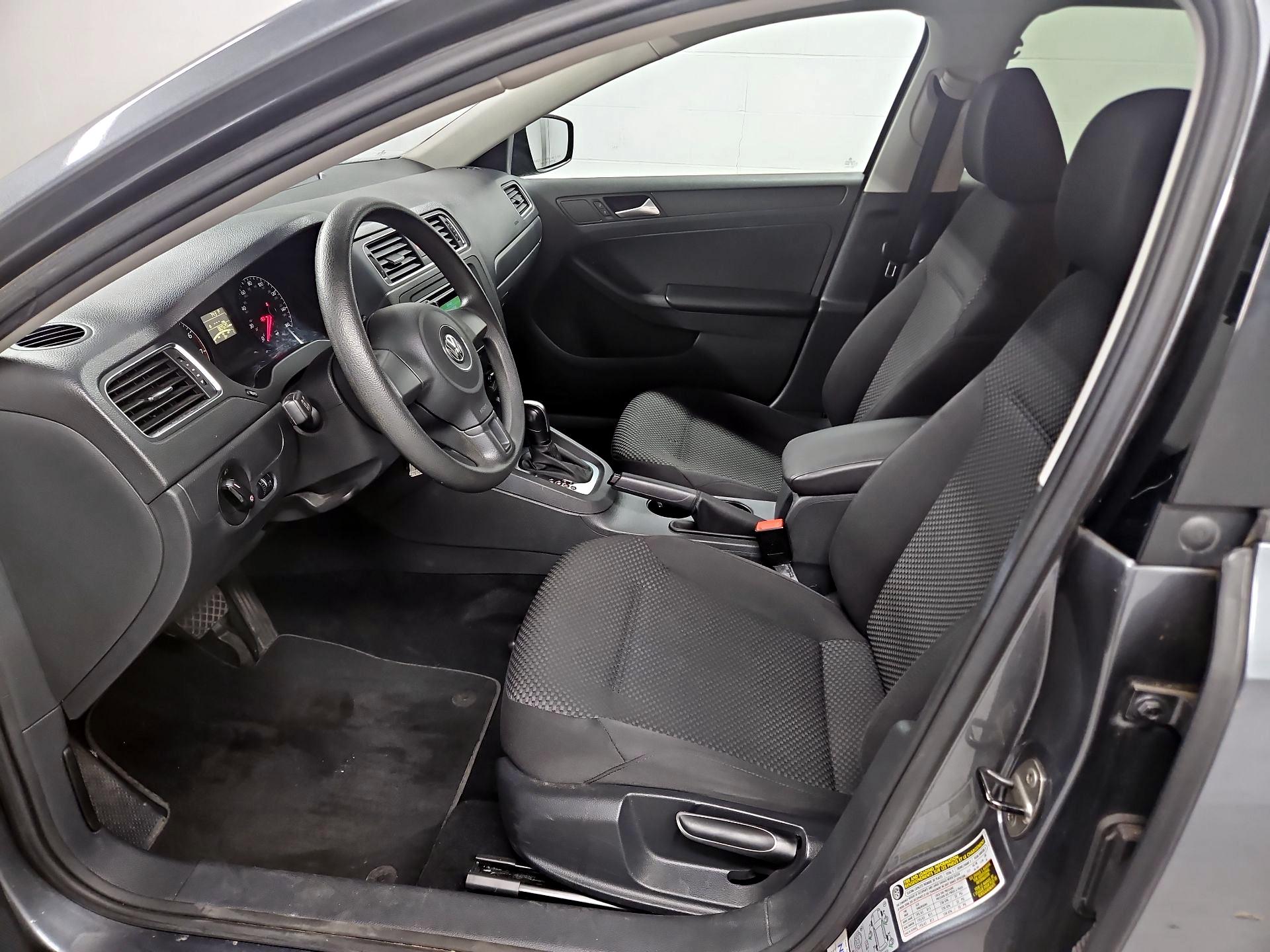 Thumbnail: 2014 Volkswagen Jetta - 11