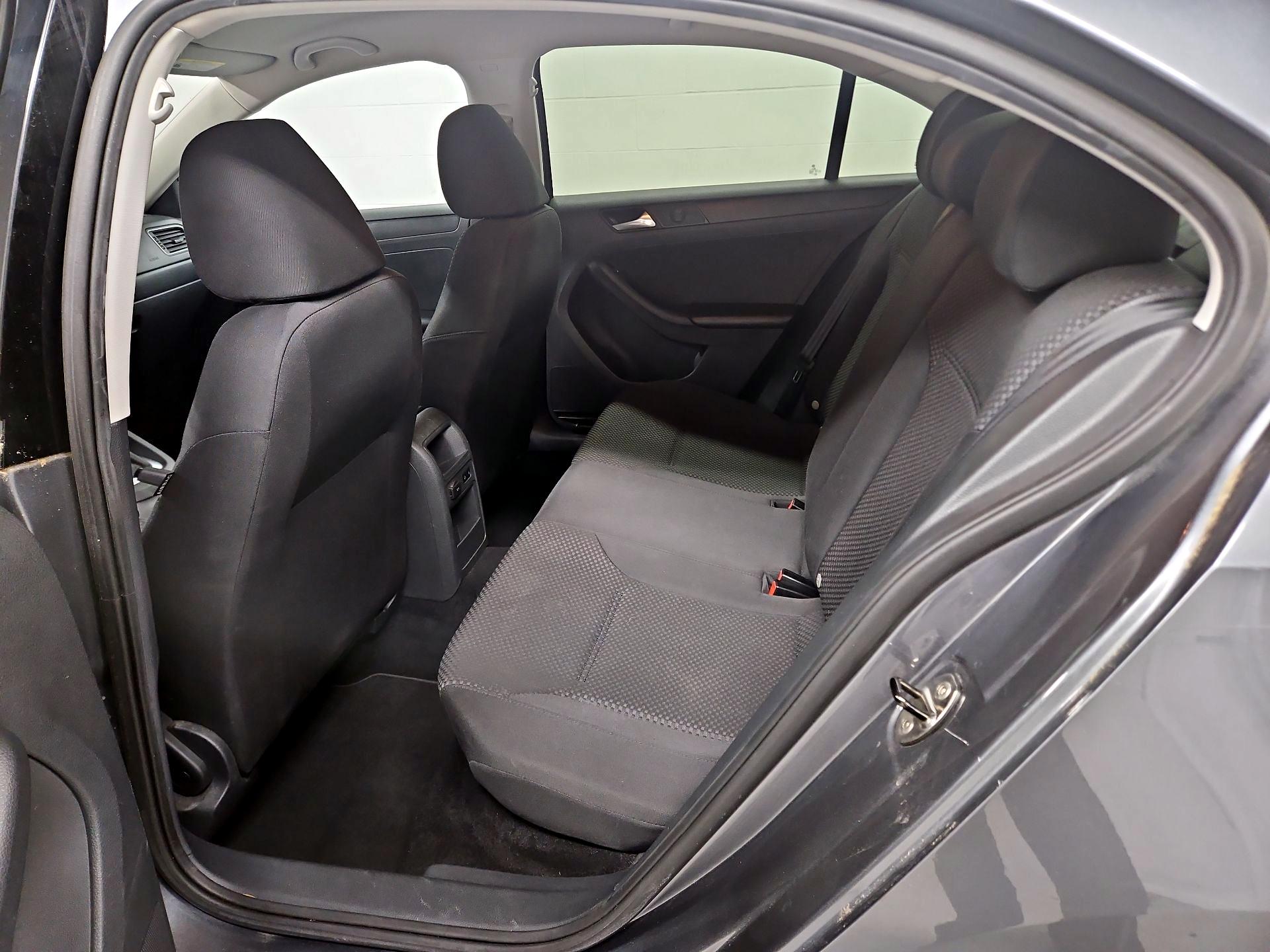 Thumbnail: 2014 Volkswagen Jetta - 18