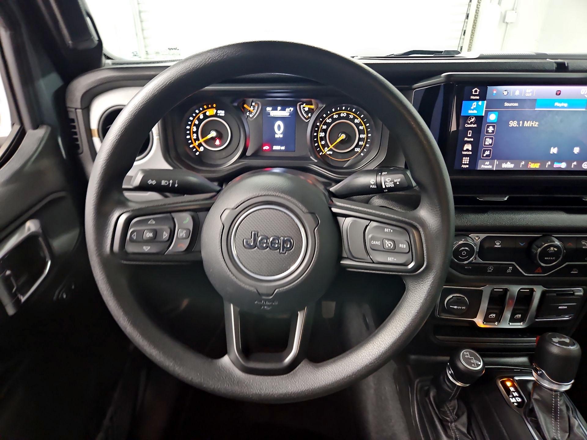 Thumbnail: 2025 Jeep Wrangler - 10