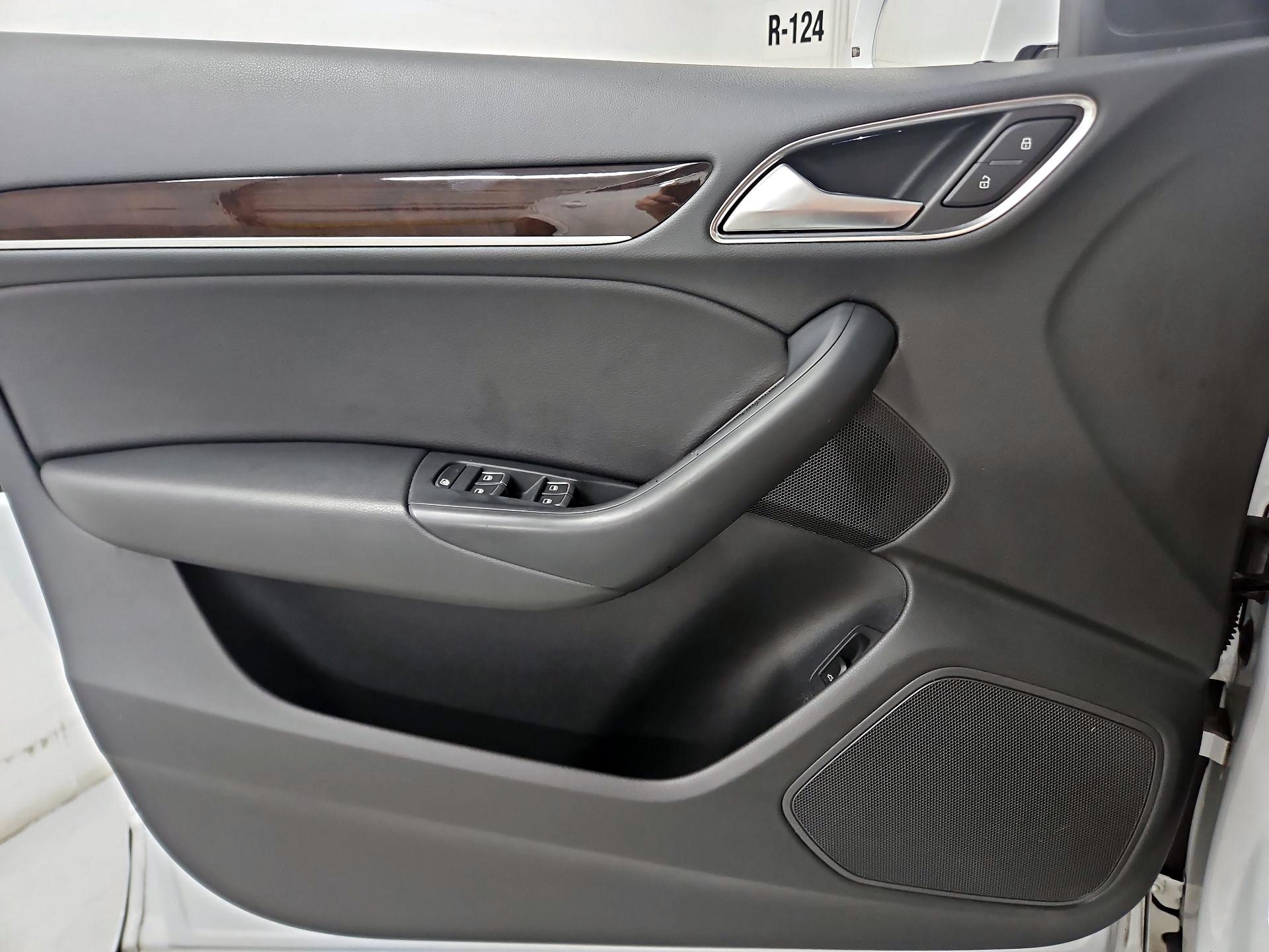 Thumbnail: 2018 Audi Q3 - 12