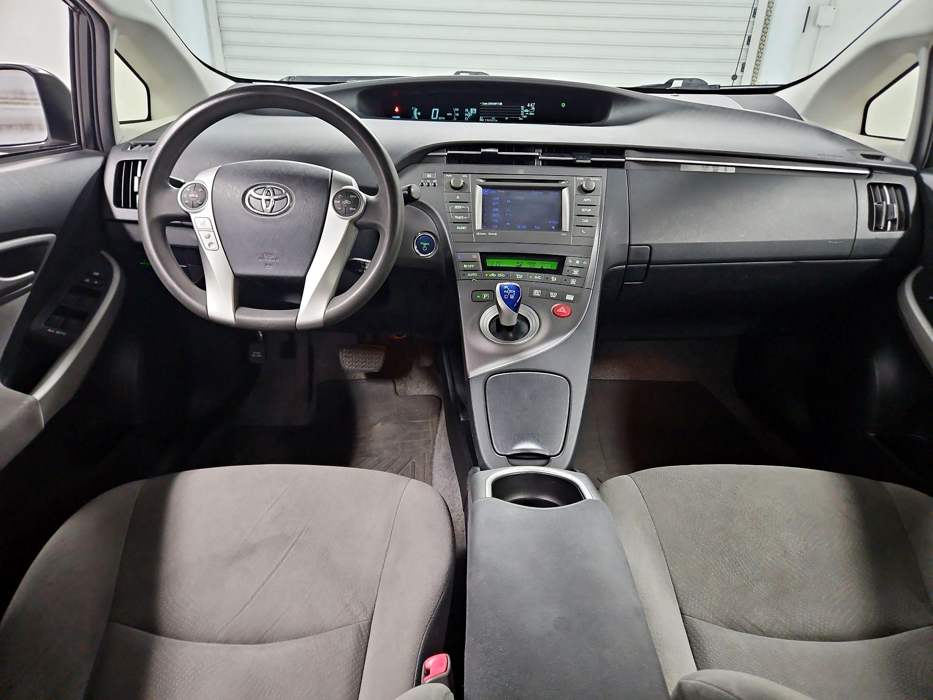 Thumbnail: 2013 Toyota Prius - 9