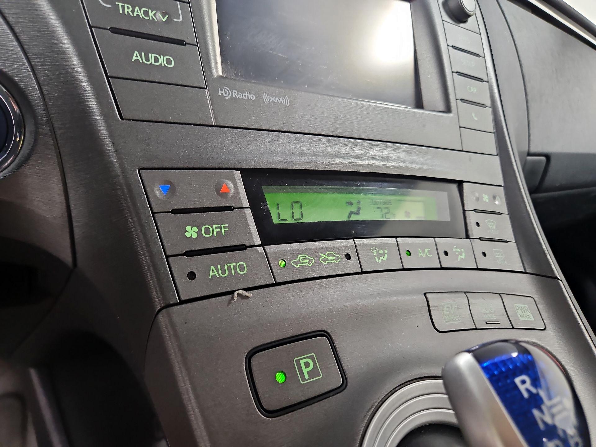 Thumbnail: 2013 Toyota Prius - 16