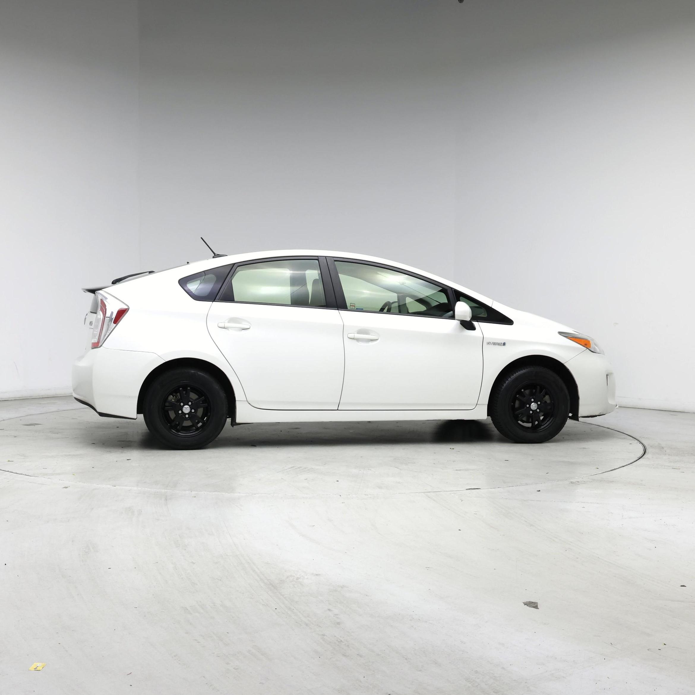 Thumbnail: 2013 Toyota Prius - 7