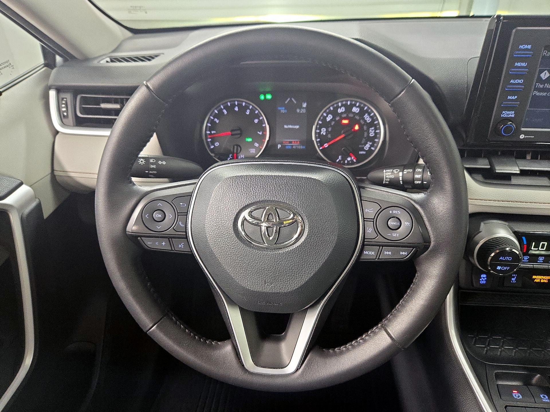 Thumbnail: 2022 Toyota RAV4 - 10