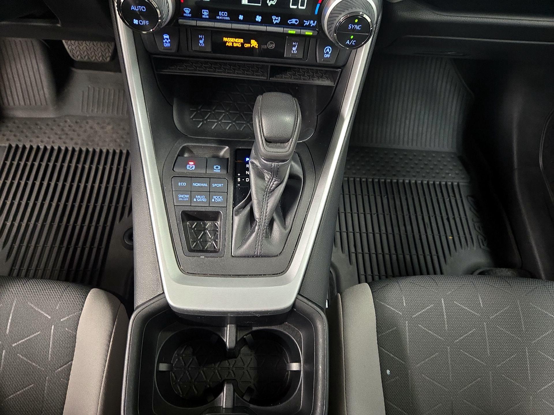 Thumbnail: 2022 Toyota RAV4 - 17