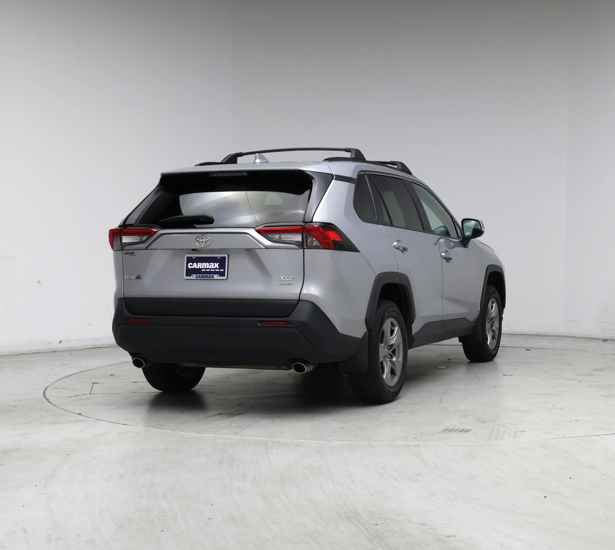 Thumbnail: 2022 Toyota RAV4 - 8