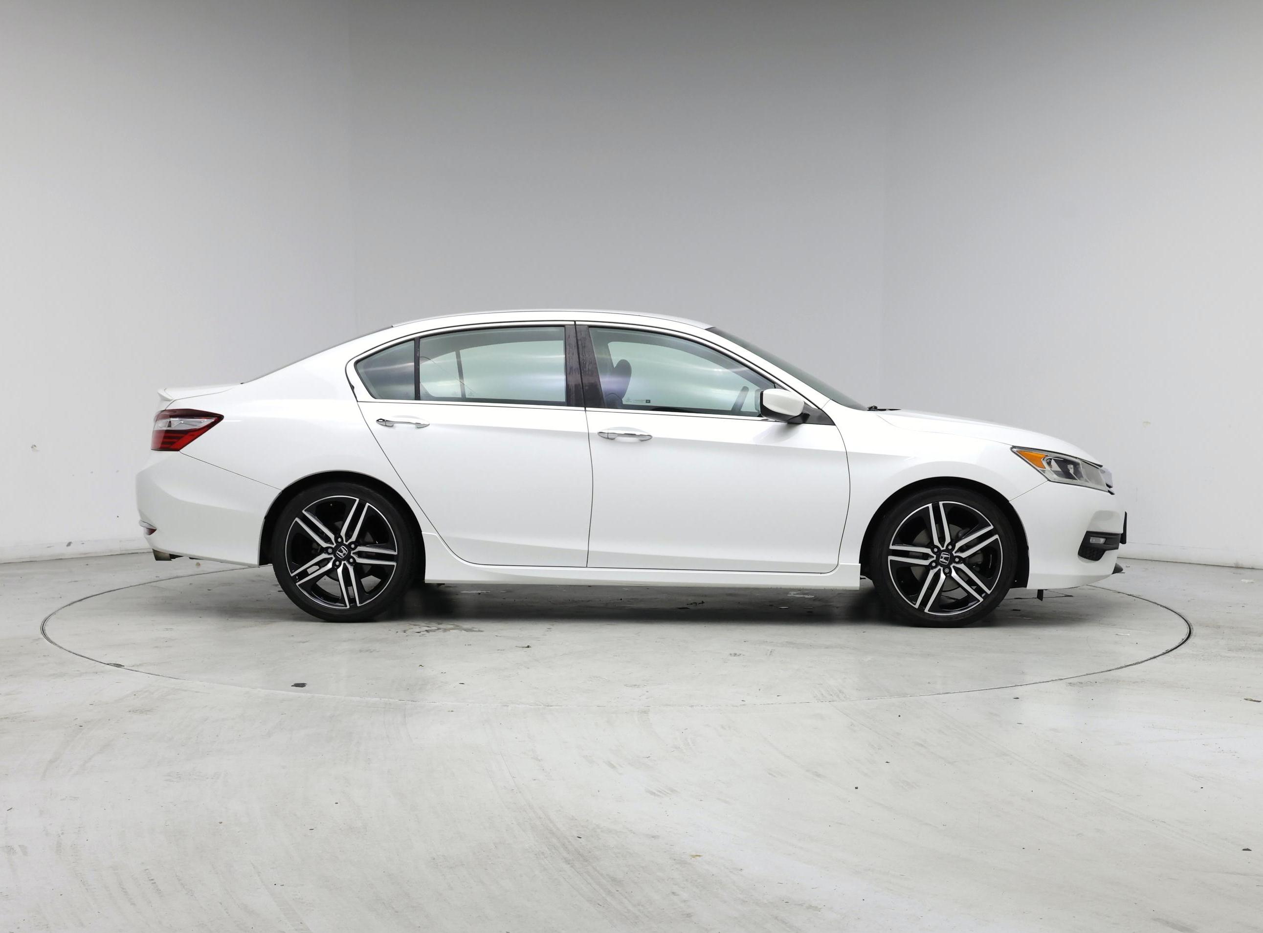 Thumbnail: 2017 Honda Accord - 7