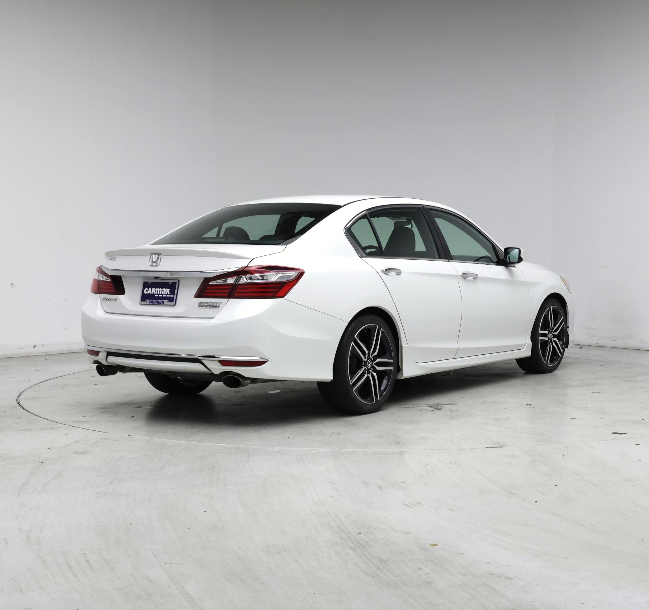 Thumbnail: 2017 Honda Accord - 8