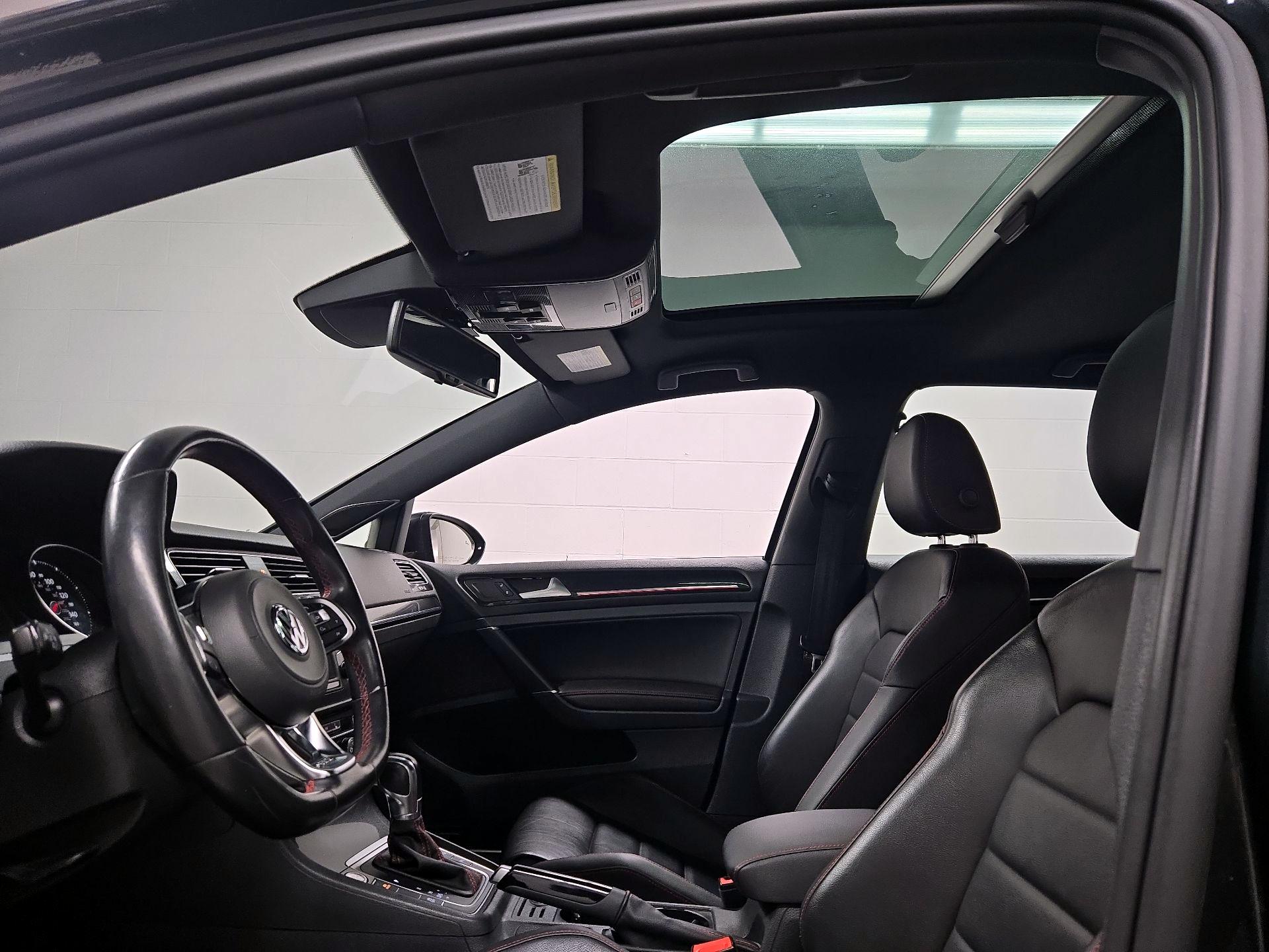 Thumbnail: 2016 Volkswagen Golf - 19