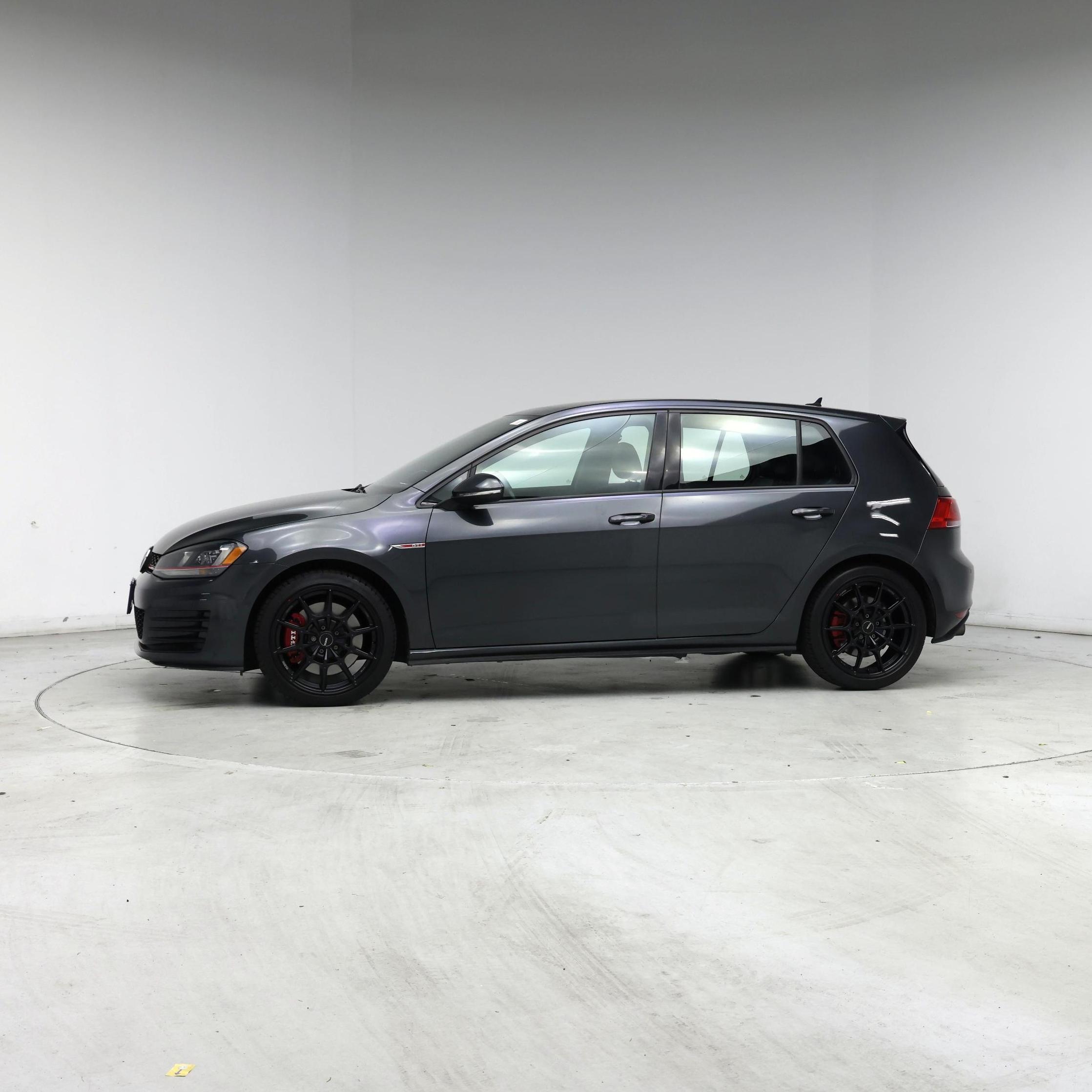 Thumbnail: 2016 Volkswagen Golf - 3