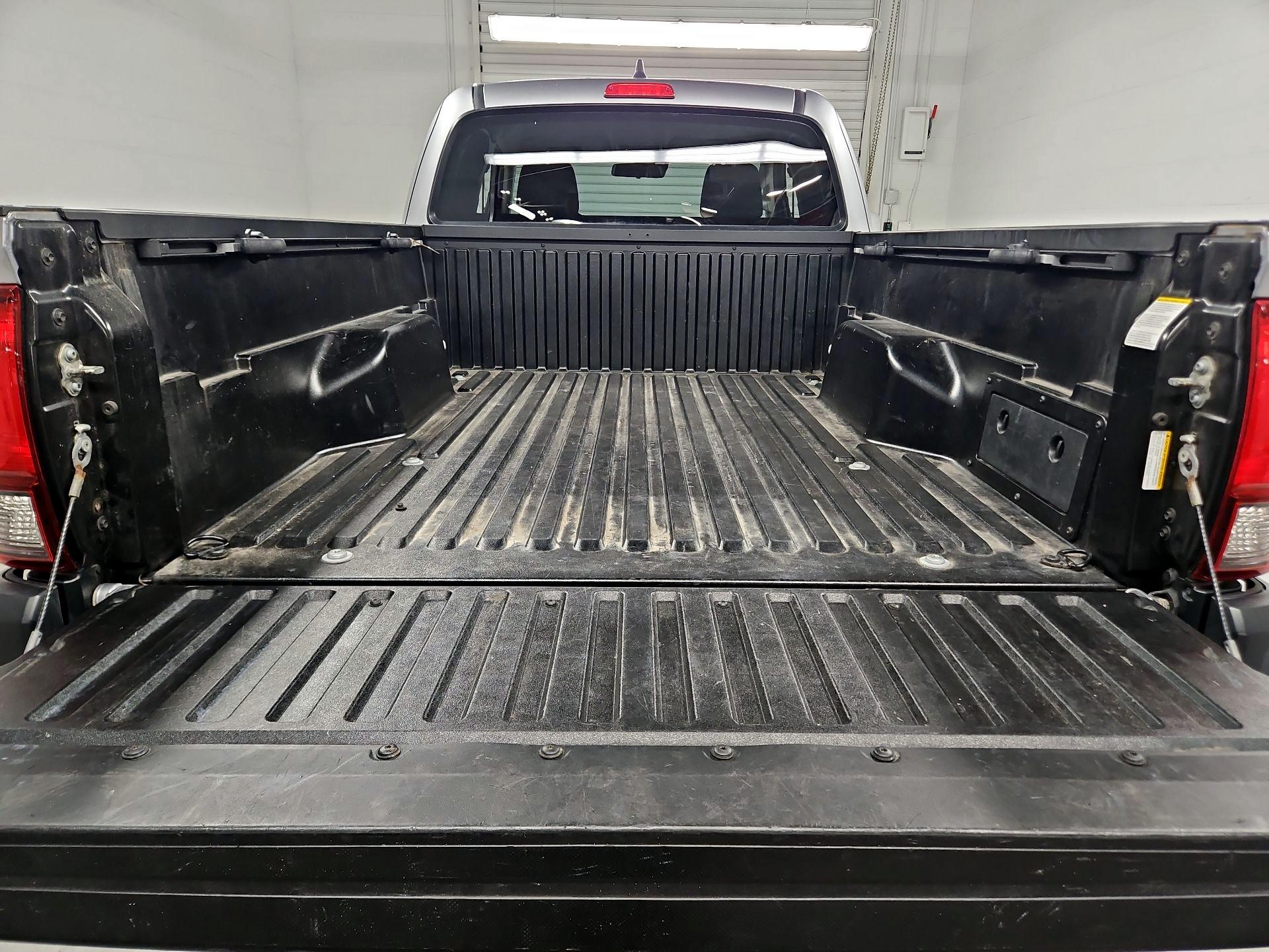 Thumbnail: 2020 Toyota Tacoma - 20