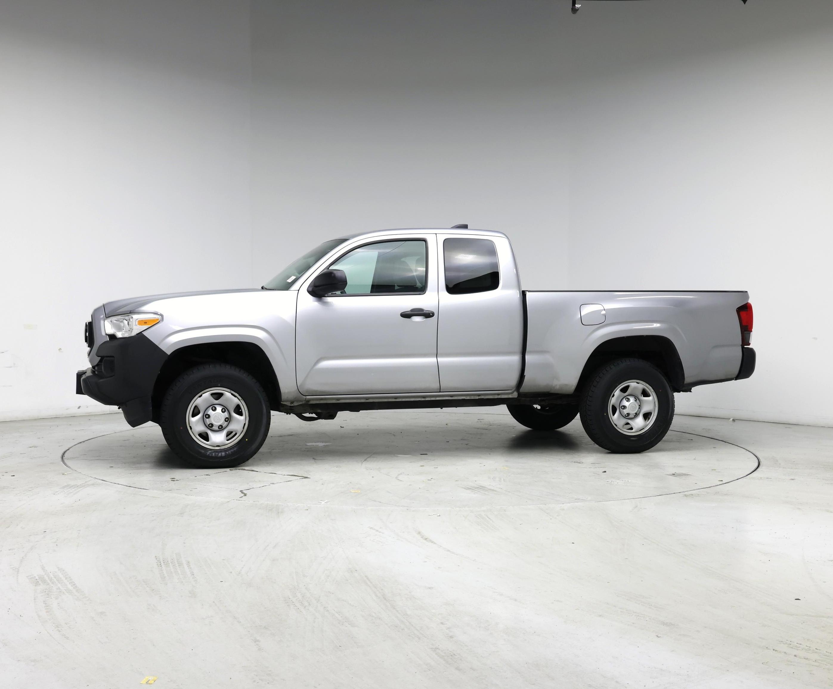 Thumbnail: 2020 Toyota Tacoma - 3