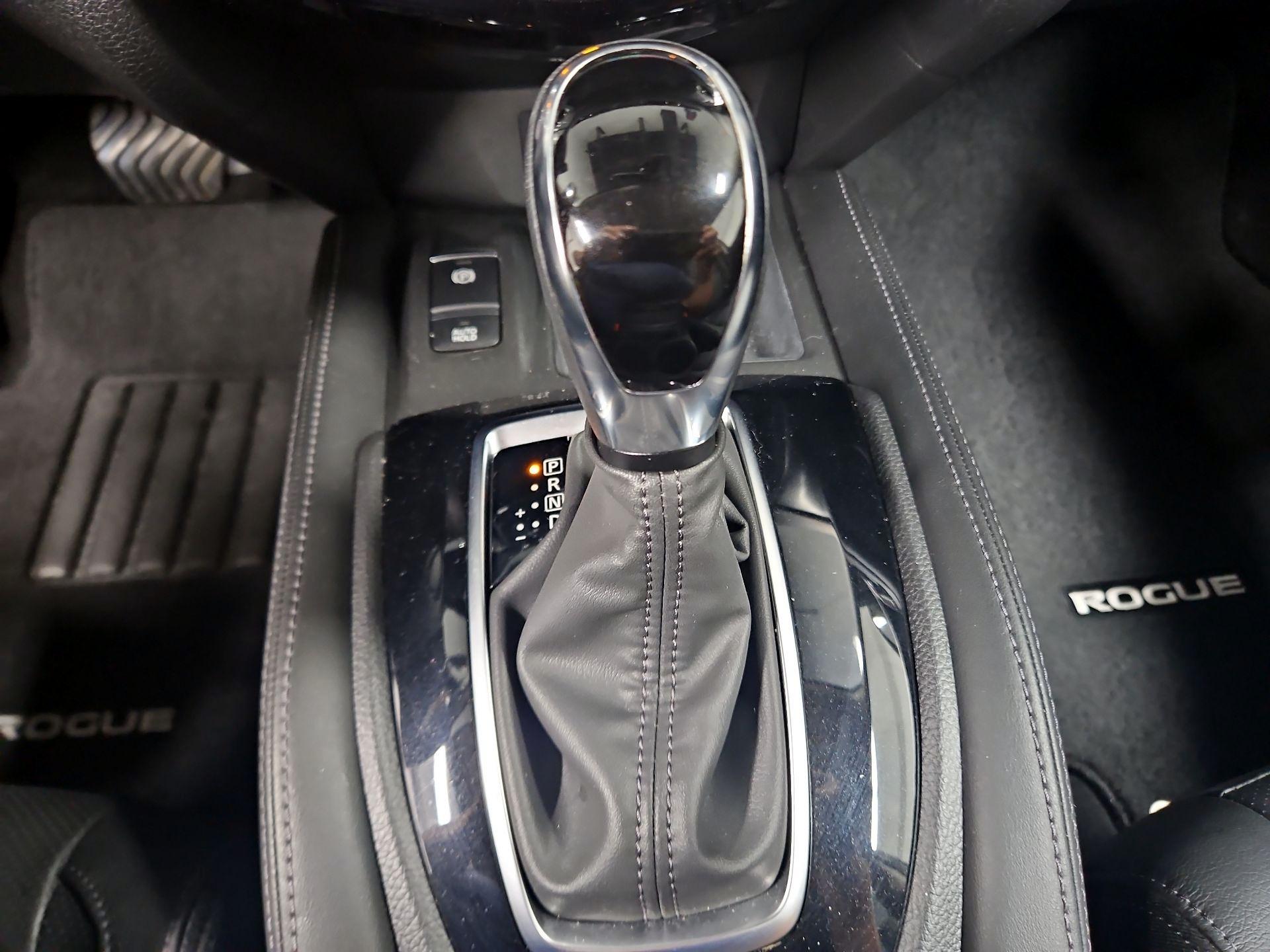 Thumbnail: 2018 Nissan Rogue - 18