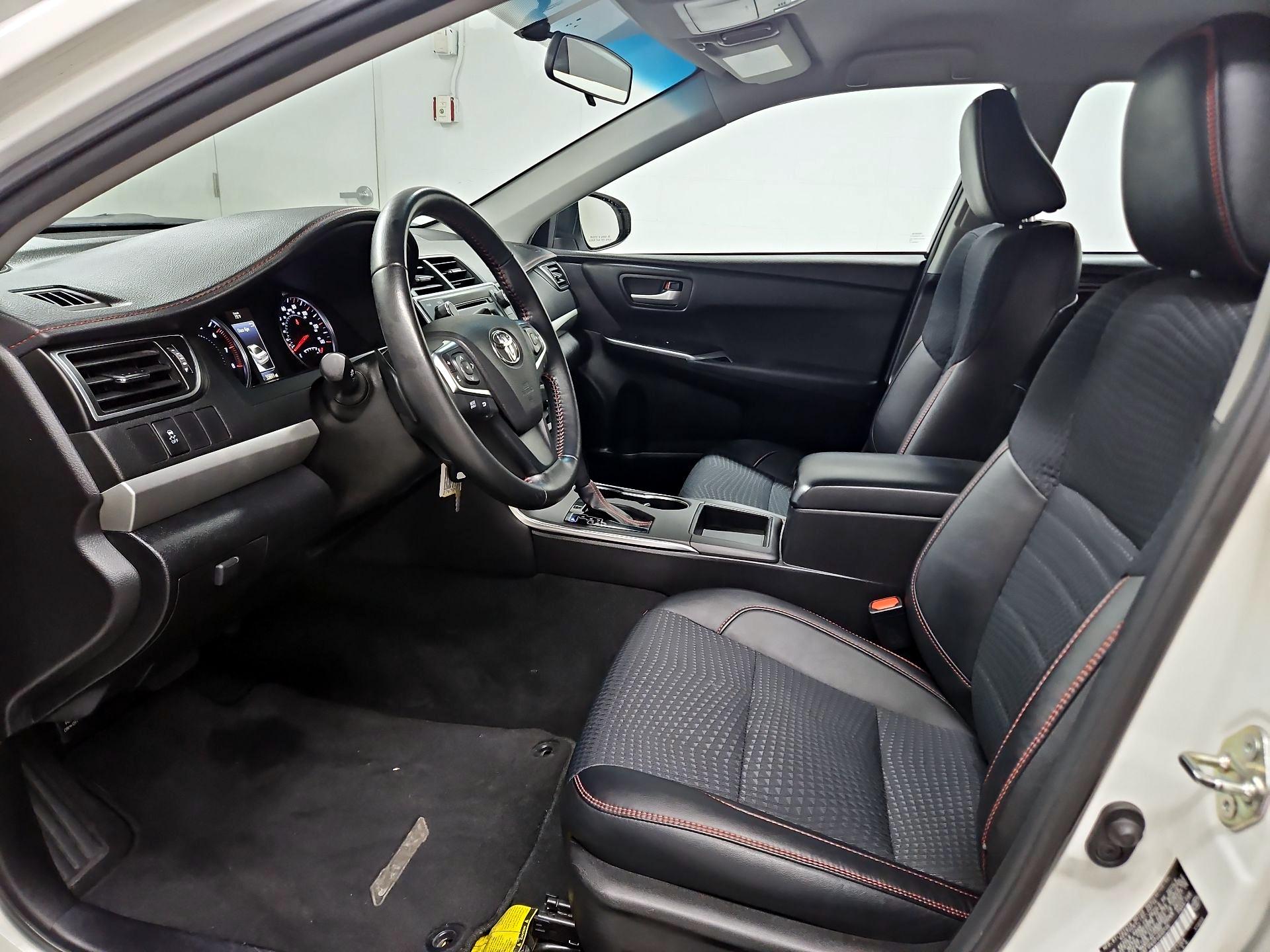 Thumbnail: 2015 Toyota Camry - 11